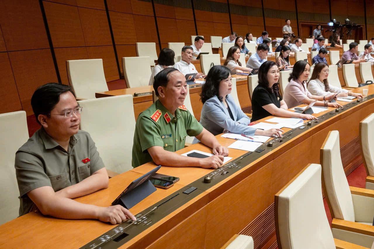 Thông qua Luật Công nghiệp Công nghệ số: Tăng tốc 'Make in Vietnam', vươn ra toàn cầu- Ảnh 2. Thông qua Luật Công nghiệp Công nghệ số: Tăng tốc 'Make in Vietnam', vươn ra toàn cầu- Ảnh 2.