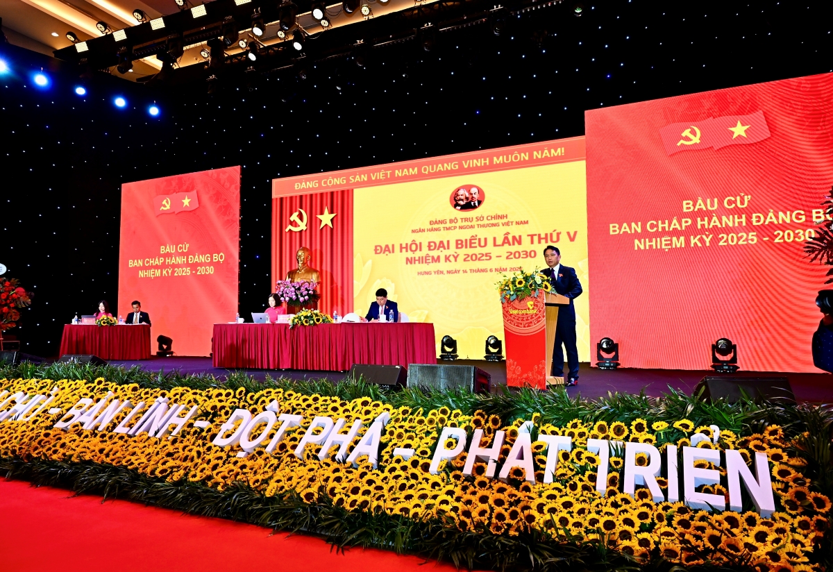 Vietcombank tổ chức thành công Đại hội đại biểu Đảng bộ lần thứ V, nhiệm kỳ 2025 – 2030- Ảnh 1. Vietcombank tổ chức thành công Đại hội đại biểu Đảng bộ lần thứ V, nhiệm kỳ 2025 – 2030- Ảnh 1.