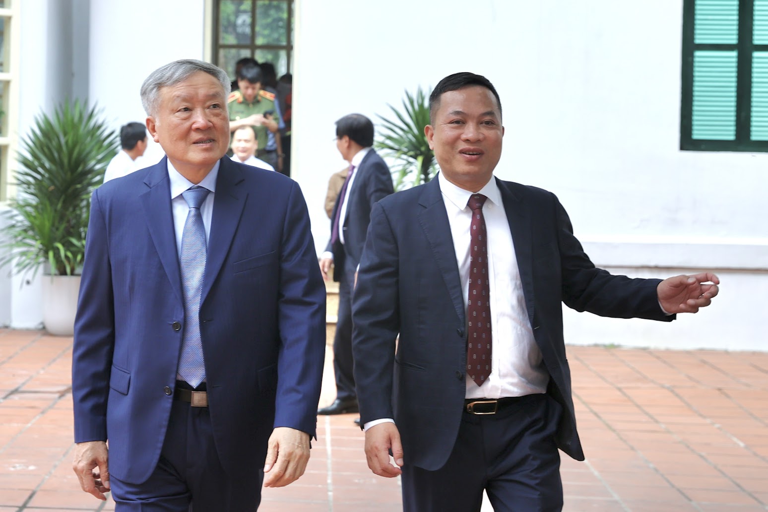 Phó Thủ tướng Thường trực Chính phủ thăm, chúc mừng Cổng TTĐT Chính phủ nhân kỷ niệm 100 năm Báo chí Cách mạng Việt Nam- Ảnh 5. Phó Thủ tướng Thường trực Chính phủ thăm, chúc mừng Cổng TTĐT Chính phủ nhân kỷ niệm 100 năm Báo chí Cách mạng Việt Nam- Ảnh 5.