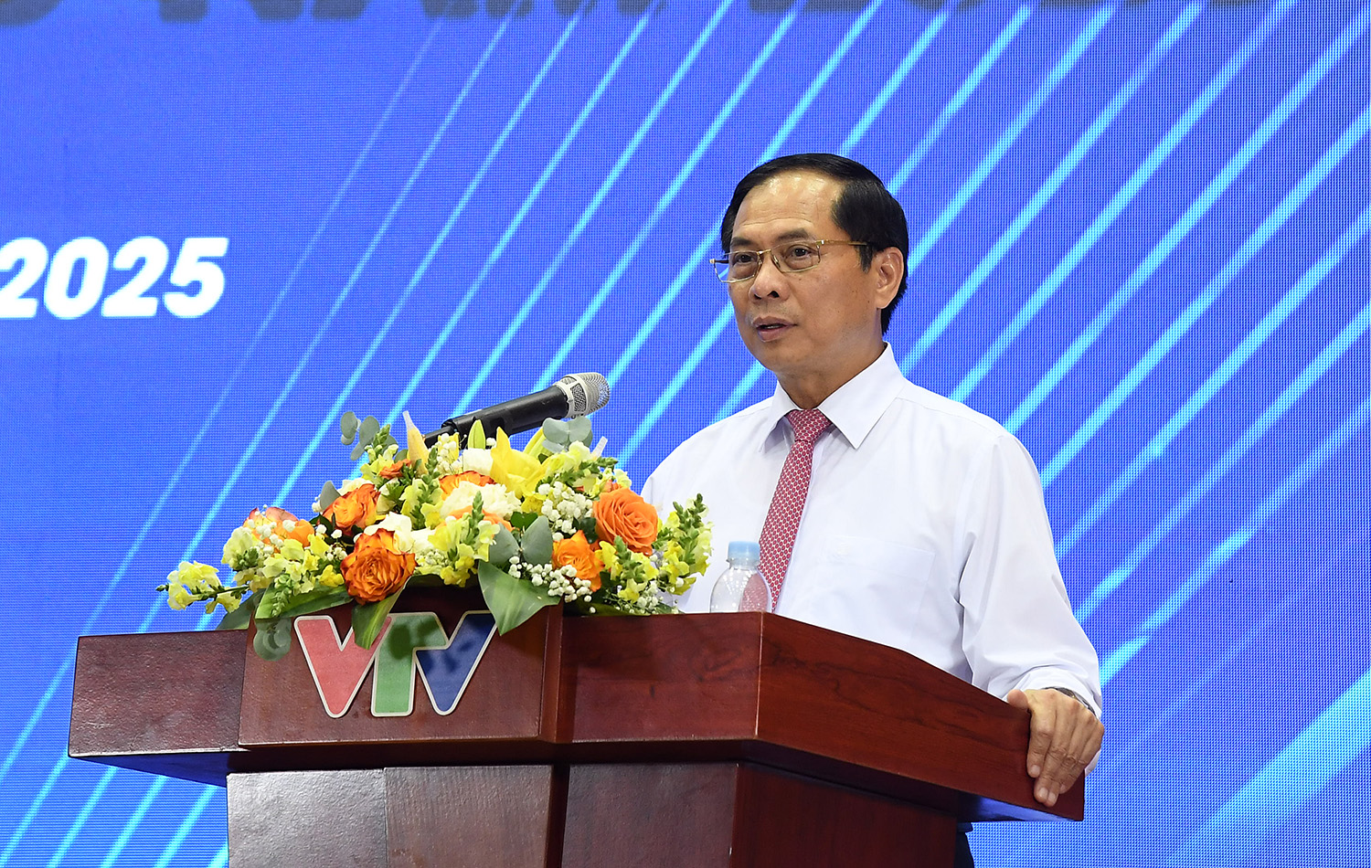 Nhà báo trẻ phải luôn giữ vững phẩm chất cốt lõi của nền báo chí cách mạng- Ảnh 1. Nhà báo trẻ phải luôn giữ vững phẩm chất cốt lõi của nền báo chí cách mạng- Ảnh 1.