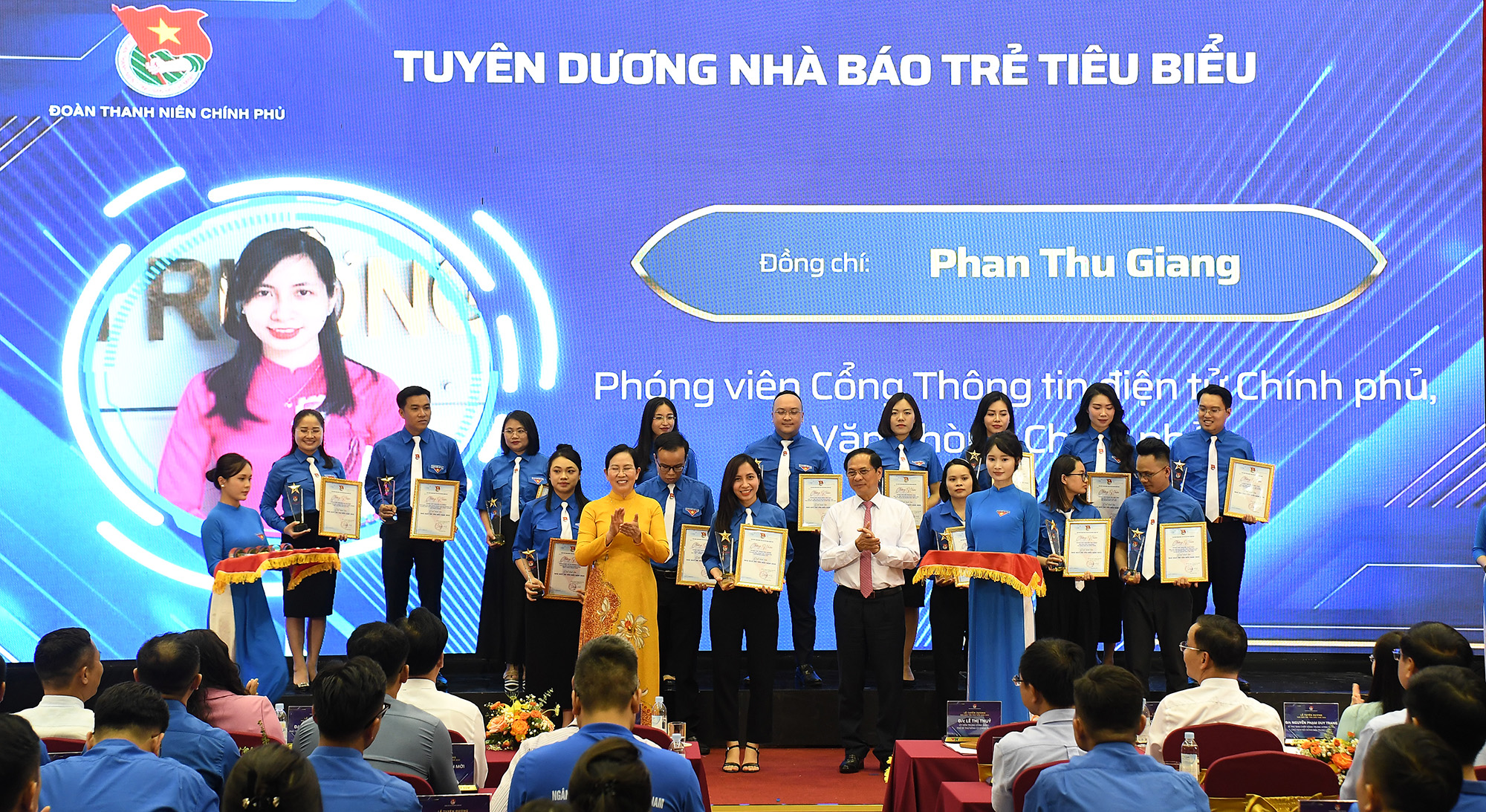 Nhà báo trẻ phải luôn giữ vững phẩm chất cốt lõi của nền báo chí cách mạng- Ảnh 2. Nhà báo trẻ phải luôn giữ vững phẩm chất cốt lõi của nền báo chí cách mạng- Ảnh 2.
