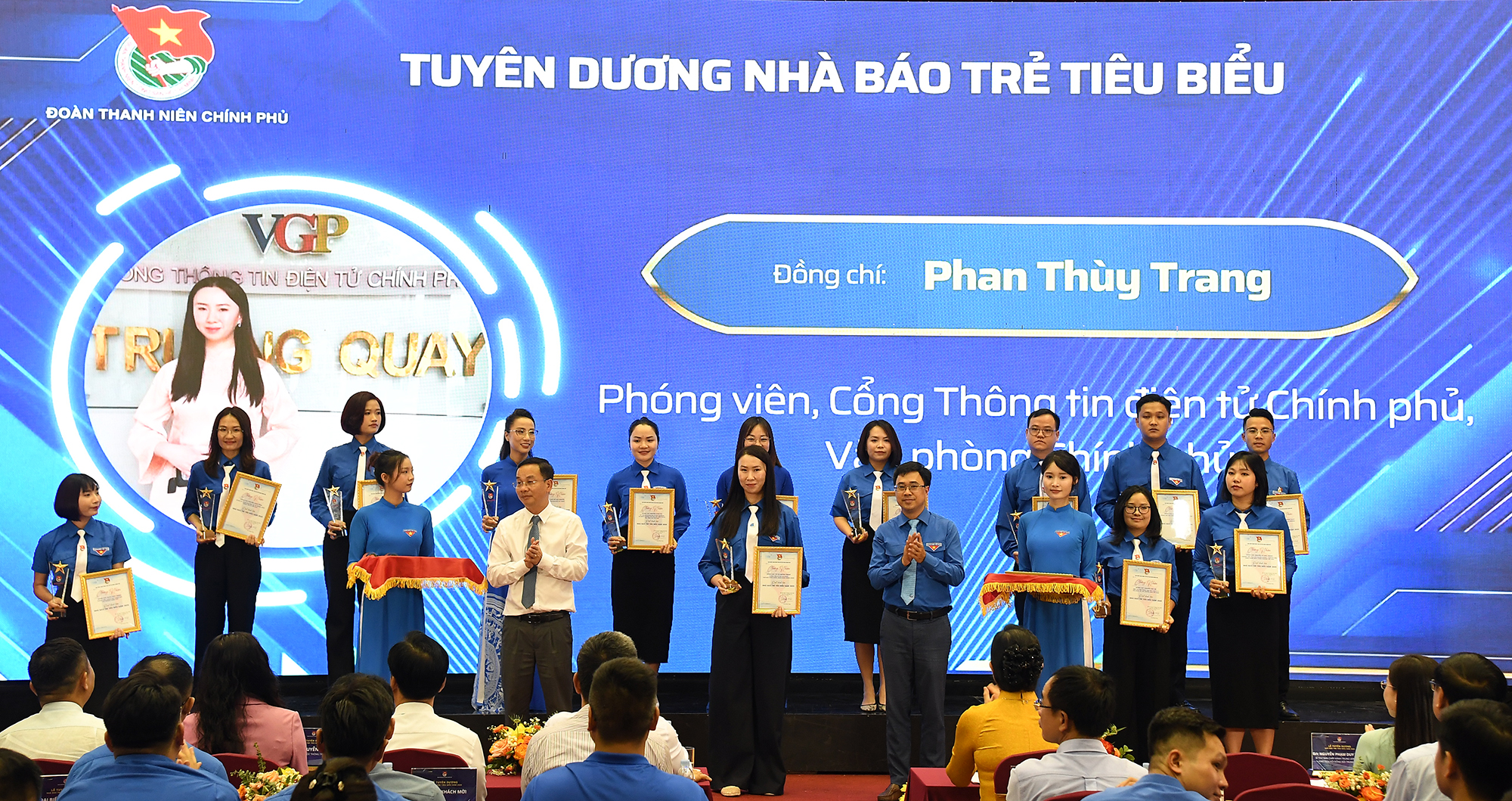 Nhà báo trẻ phải luôn giữ vững phẩm chất cốt lõi của nền báo chí cách mạng- Ảnh 4. Nhà báo trẻ phải luôn giữ vững phẩm chất cốt lõi của nền báo chí cách mạng- Ảnh 4.