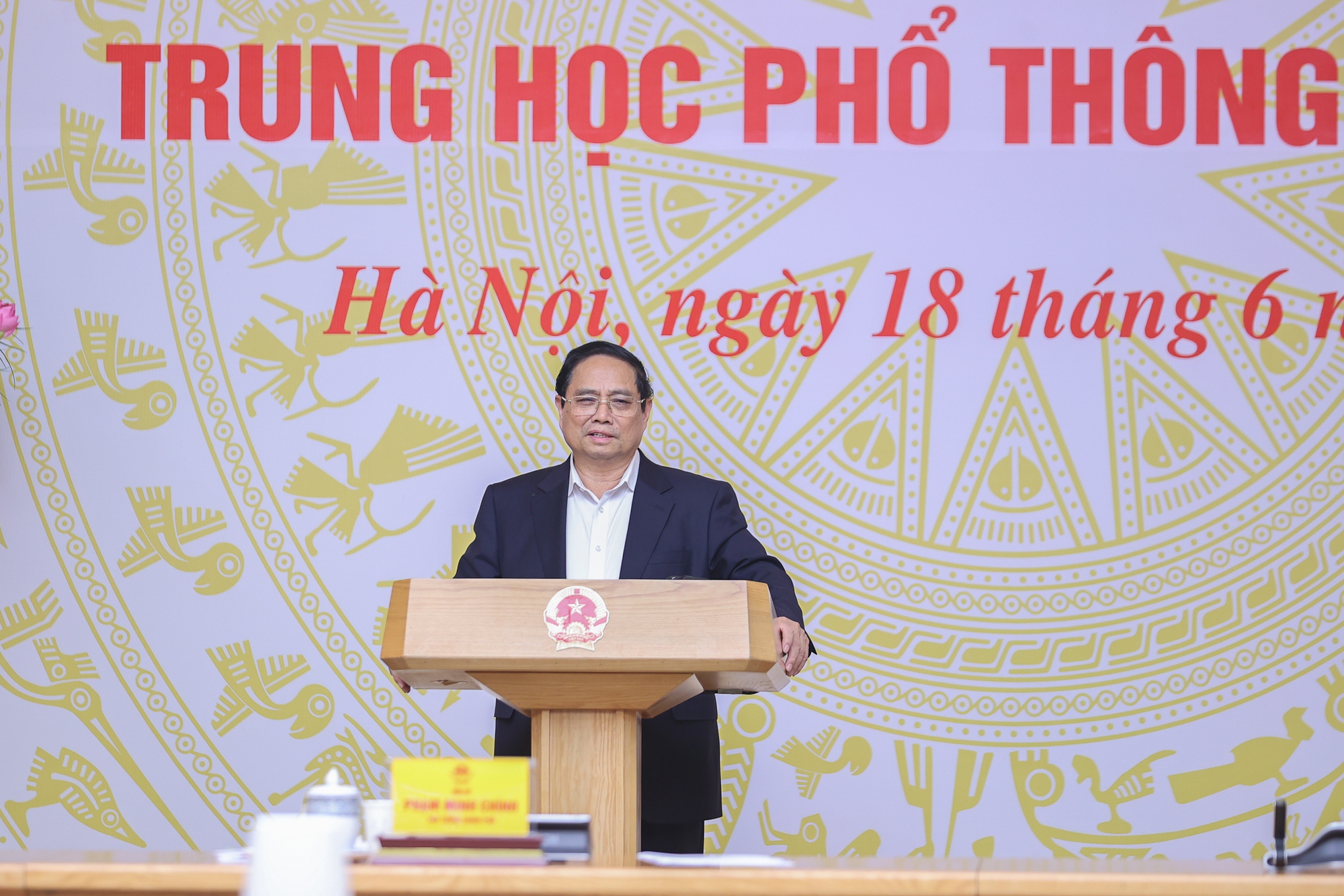 Thủ tướng: Tạo thuận lợi nhất cho mỗi thí sinh, tổ chức kỳ thi THPT thực sự là 'ngày hội'- Ảnh 7. Thủ tướng: Tạo thuận lợi nhất cho mỗi thí sinh, tổ chức kỳ thi THPT thực sự là 'ngày hội'- Ảnh 7.