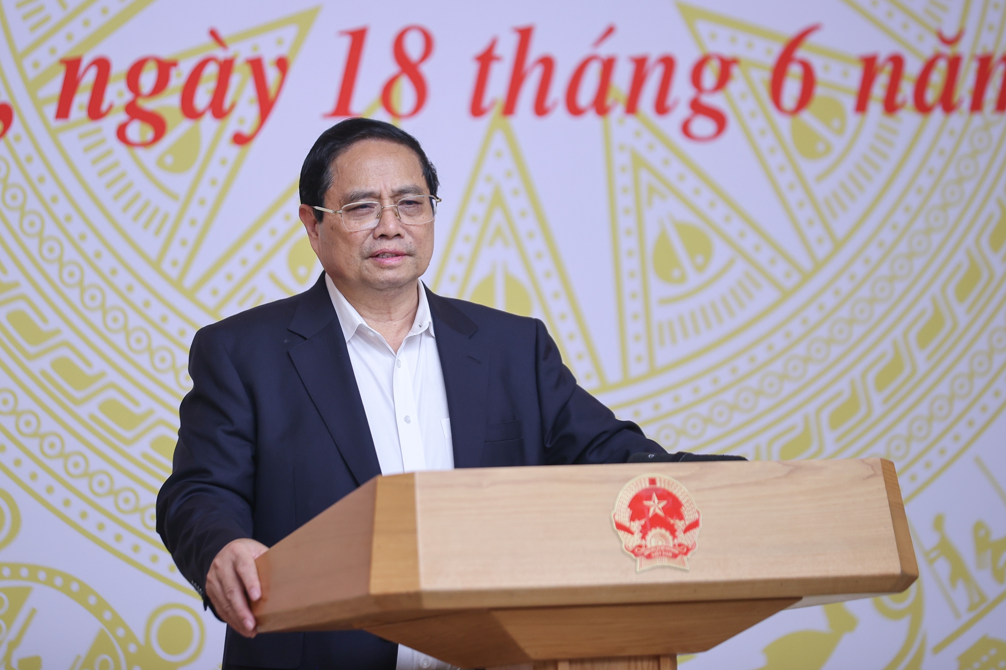 Thủ tướng: Tạo thuận lợi nhất cho mỗi thí sinh, tổ chức kỳ thi THPT thực sự là 'ngày hội'- Ảnh 1. Thủ tướng: Tạo thuận lợi nhất cho mỗi thí sinh, tổ chức kỳ thi THPT thực sự là 'ngày hội'- Ảnh 1.
