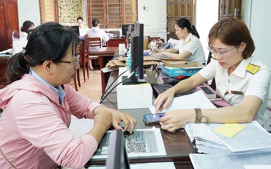 Thời hạn nộp hồ sơ khai thuế khi nhận tặng cho quyền sử dụng đất