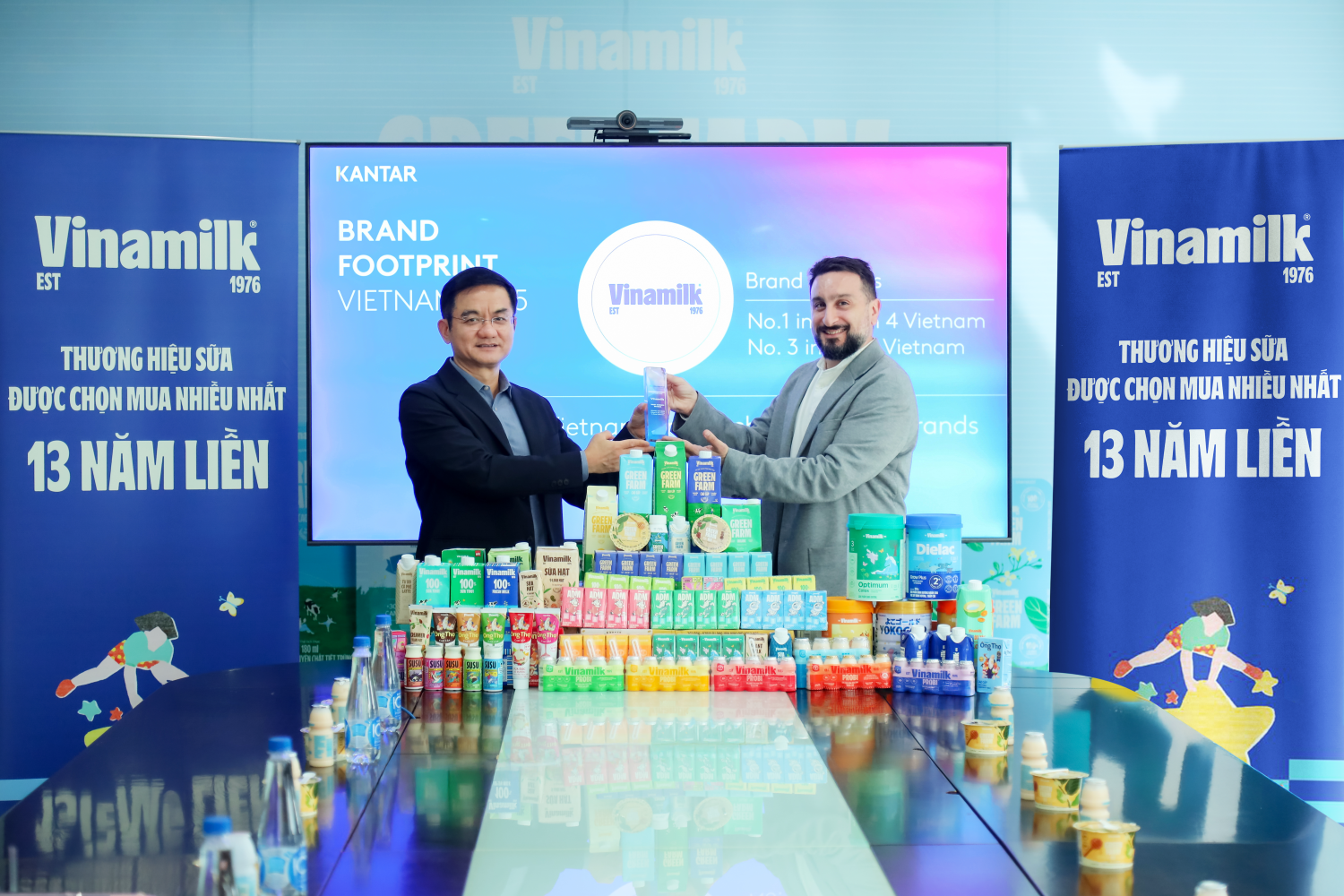Vinamilk có 5 nhãn hàng thuộc top 10 thương hiệu sữa được chọn mua nhiều nhất- Ảnh 1. Vinamilk có 5 nhãn hàng thuộc top 10 thương hiệu sữa được chọn mua nhiều nhất- Ảnh 1.