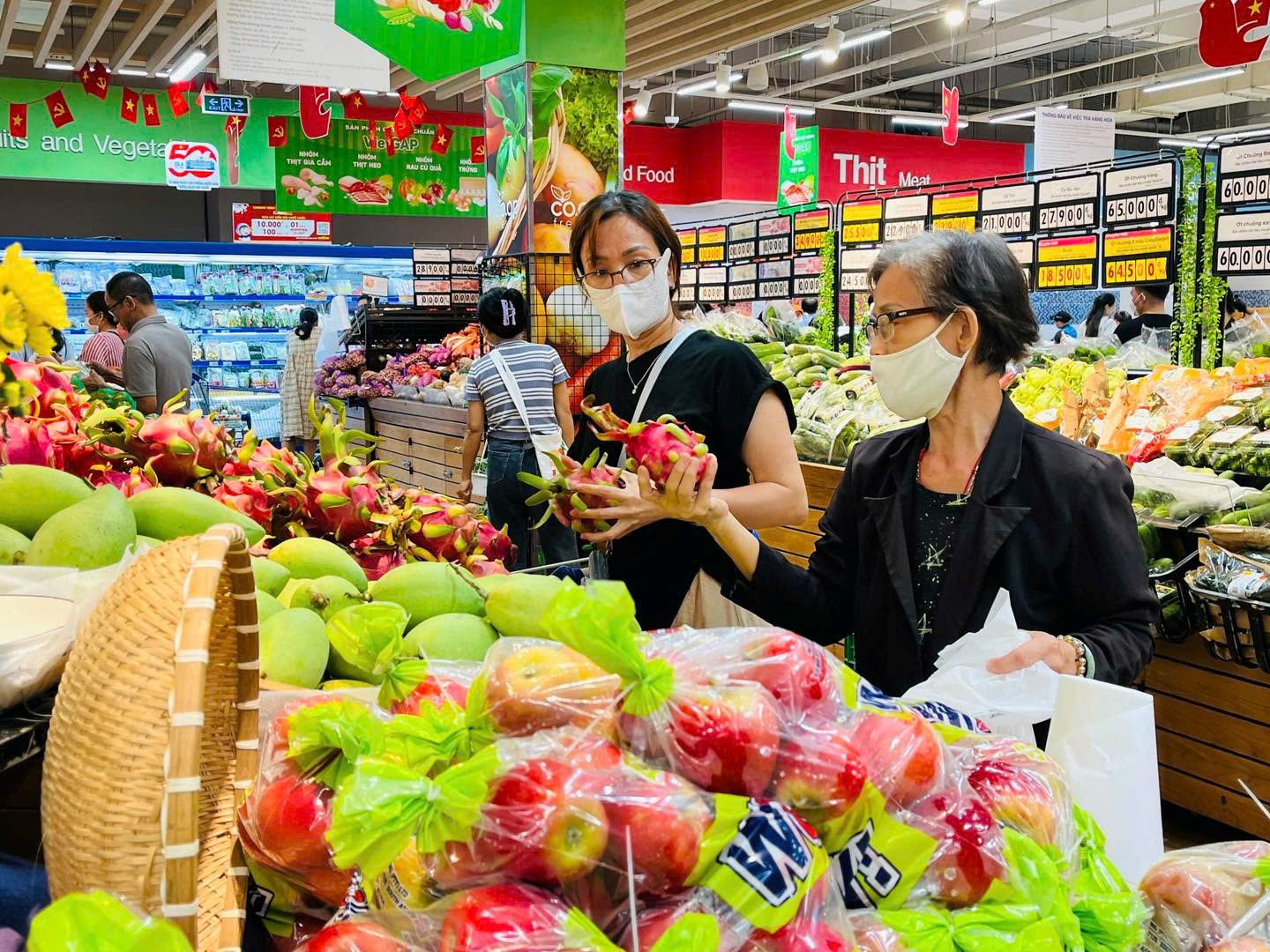 Hàng nghìn gia đình Việt đến Co.opmart trải nghiệm đại sứ xanh- Ảnh 1. Hàng nghìn gia đình Việt đến Co.opmart trải nghiệm đại sứ xanh- Ảnh 1.