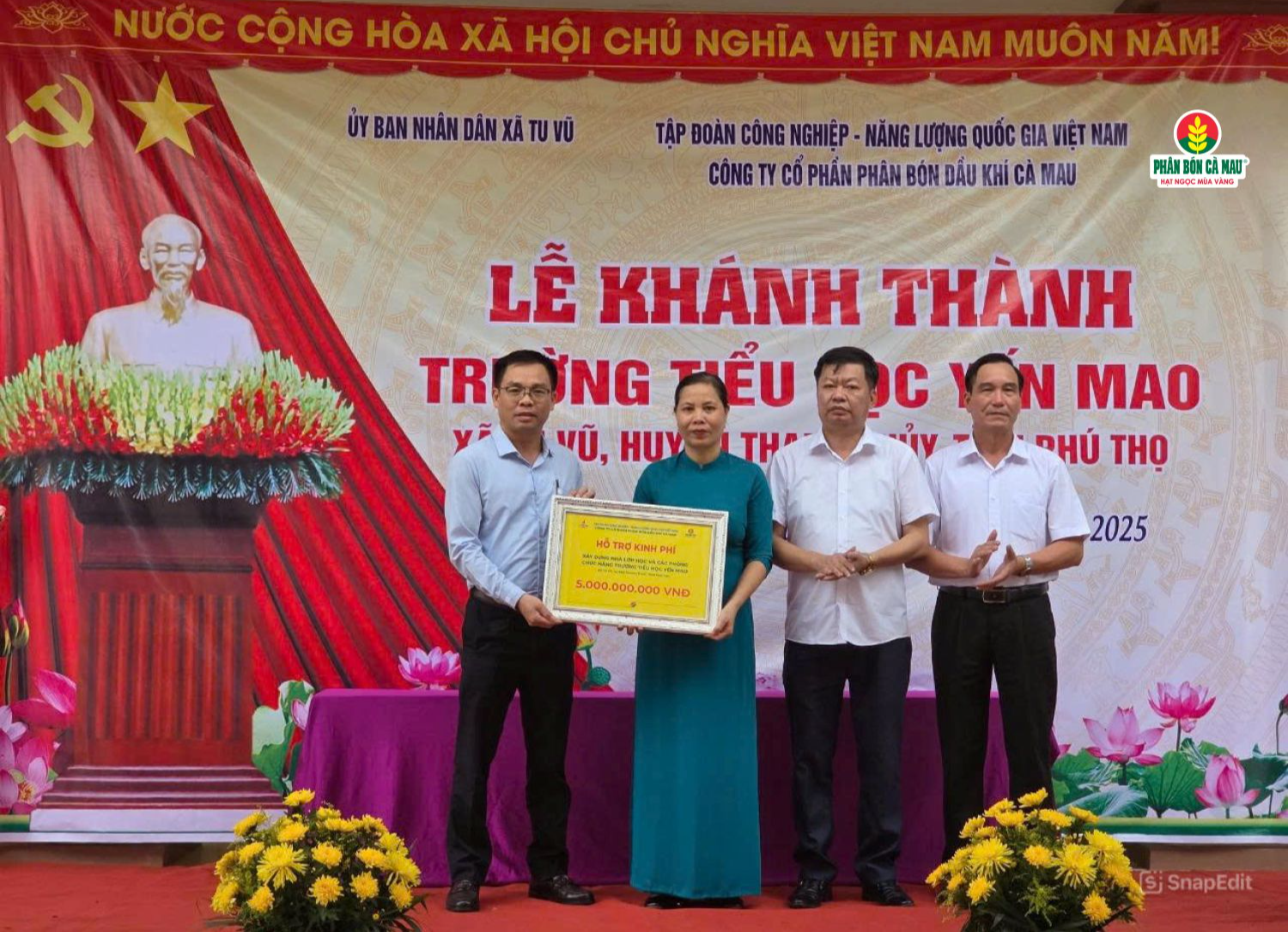 Phân bón Cà Mau góp phần chắp cánh ước mơ cho học sinh Phú Thọ- Ảnh 1. Phân bón Cà Mau góp phần chắp cánh ước mơ cho học sinh Phú Thọ- Ảnh 1.
