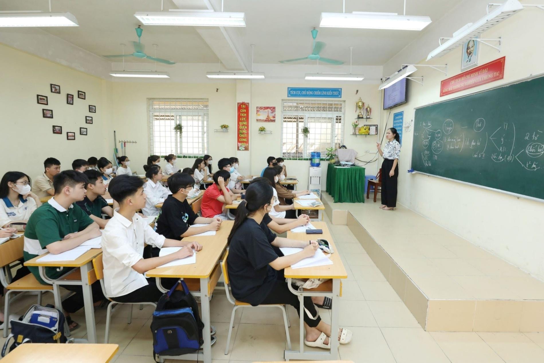 Các địa phương bước vào giai đoạn 'nước rút' cho Kỳ thi tốt nghiệp THPT 2025- Ảnh 2.