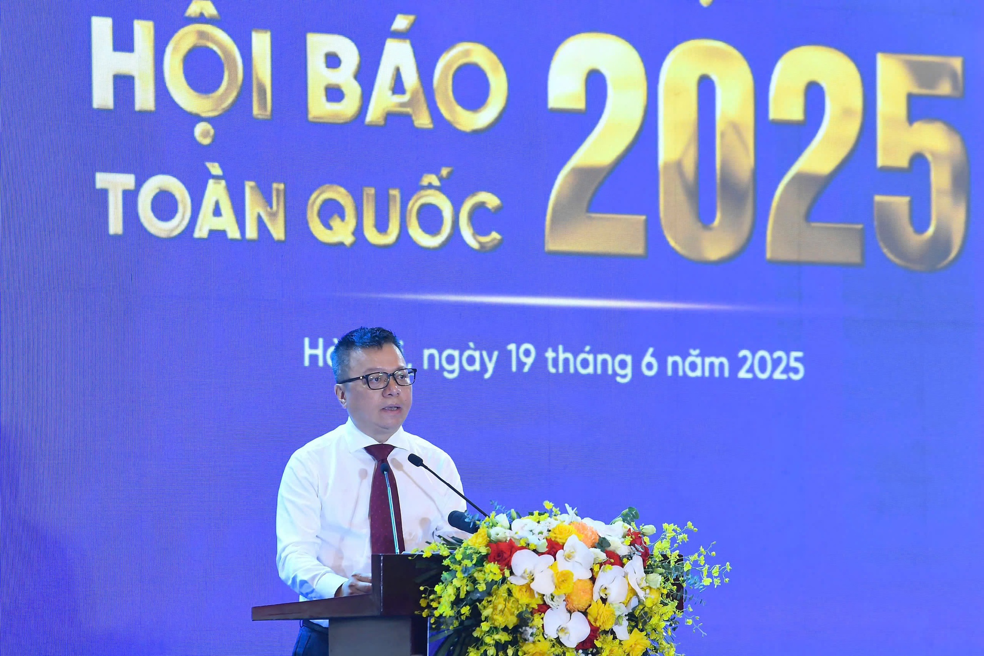 Khai mạc Hội Báo toàn quốc 2025: Báo chí cách mạng tự hào hành trình 100 năm, vững bước vào kỷ nguyên mới- Ảnh 2. Khai mạc Hội Báo toàn quốc 2025: Báo chí cách mạng tự hào hành trình 100 năm, vững bước vào kỷ nguyên mới- Ảnh 2.