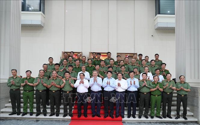 Tổng Bí thư Tô Lâm dự Hội nghị Đảng ủy Công an Trung ương 6 tháng đầu năm 2025- Ảnh 5. Tổng Bí thư Tô Lâm dự Hội nghị Đảng ủy Công an Trung ương 6 tháng đầu năm 2025- Ảnh 5.
