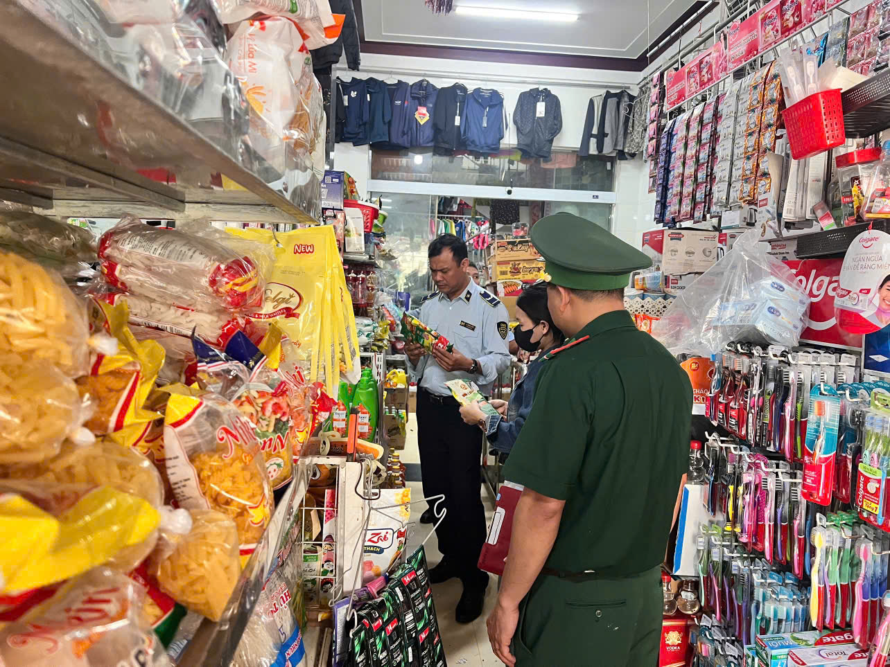 Miền Trung: Kiên quyết đấu tranh với gian lận thương mại- Ảnh 2. Miền Trung: Kiên quyết đấu tranh với gian lận thương mại- Ảnh 2.