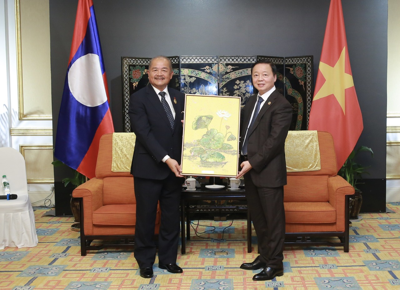 Phó Thủ tướng Trần Hồng Hà gặp Phó Thủ tướng Lào Kikeo Khaykhamphithoune- Ảnh 3. Phó Thủ tướng Trần Hồng Hà gặp Phó Thủ tướng Lào Kikeo Khaykhamphithoune- Ảnh 3.