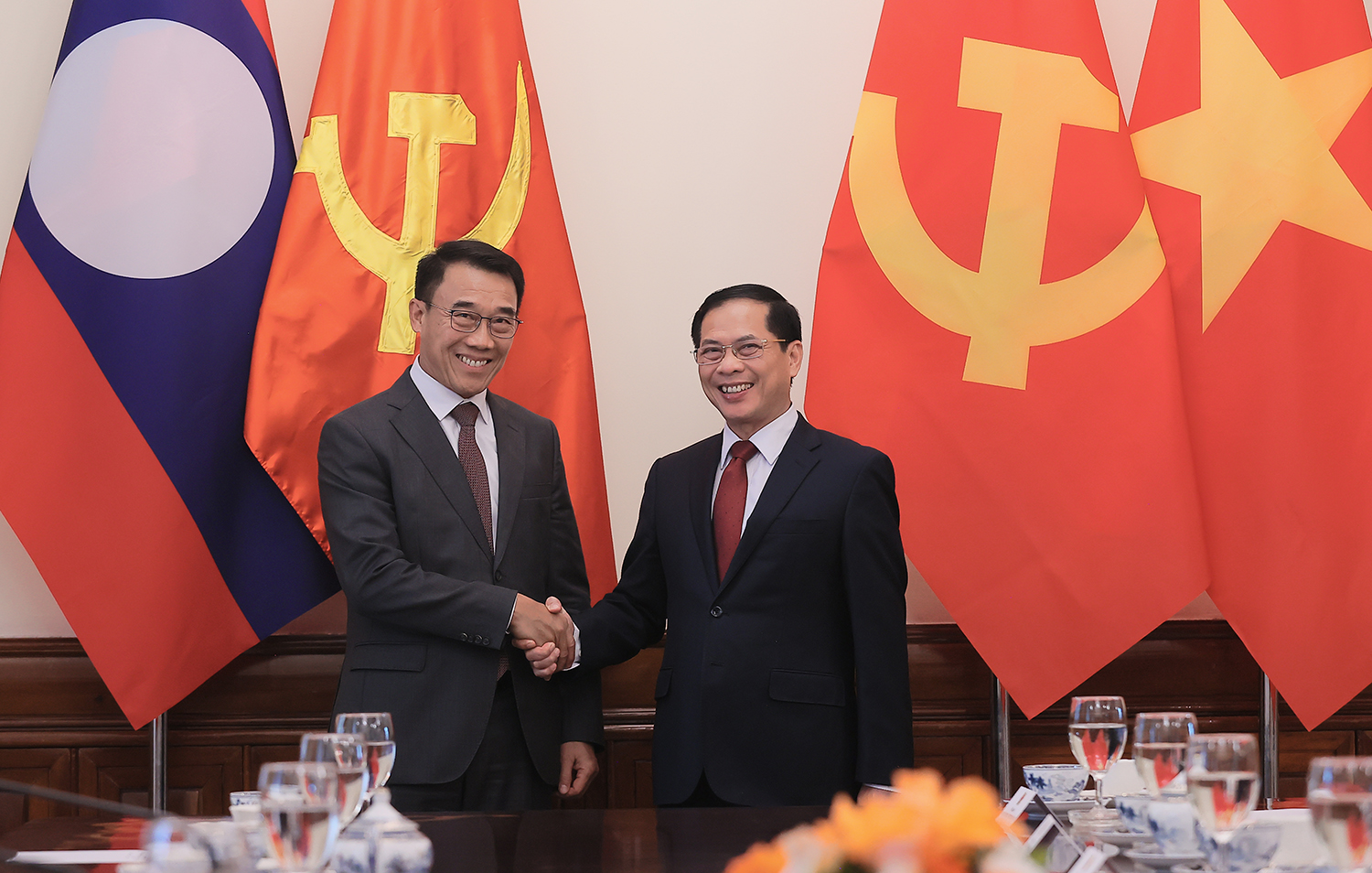 Thúc đẩy hợp tác chặt chẽ hơn nữa giữa Bộ Ngoại giao Việt Nam và Ban Đối ngoại Trung ương Lào- Ảnh 2. Thúc đẩy hợp tác chặt chẽ hơn nữa giữa Bộ Ngoại giao Việt Nam và Ban Đối ngoại Trung ương Lào- Ảnh 2.