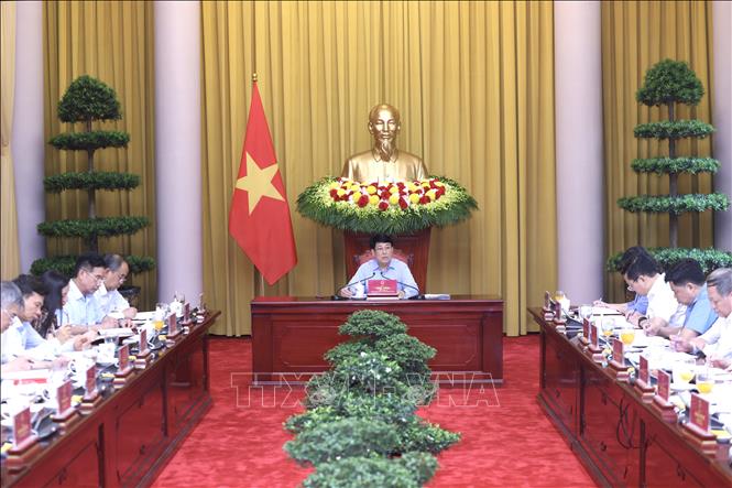 Chủ tịch nước Lương Cường làm việc với Văn phòng Chủ tịch nước về các nhiệm vụ trọng tâm thời gian tới- Ảnh 2. Chủ tịch nước Lương Cường làm việc với Văn phòng Chủ tịch nước về các nhiệm vụ trọng tâm thời gian tới- Ảnh 2.