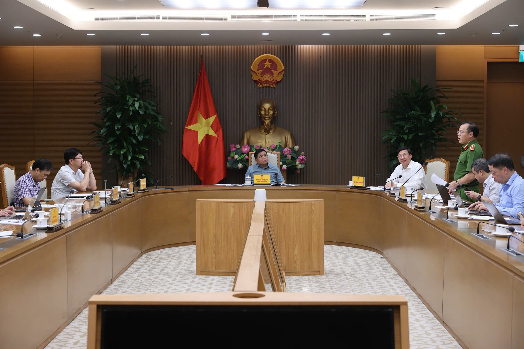 Hành động ngay, quyết liệt và hiệu quả để triển khai 25 dịch công trực tuyến toàn trình- Ảnh 3. Hành động ngay, quyết liệt và hiệu quả để triển khai 25 dịch công trực tuyến toàn trình- Ảnh 3.