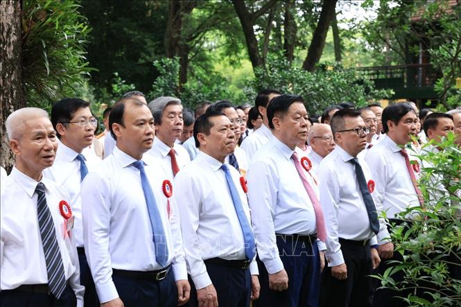 Lễ báo công dâng Bác nhân kỷ niệm 100 năm Ngày Báo chí Cách mạng Việt Nam- Ảnh 1. Lễ báo công dâng Bác nhân kỷ niệm 100 năm Ngày Báo chí Cách mạng Việt Nam- Ảnh 1.