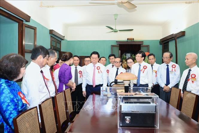 Lễ báo công dâng Bác nhân kỷ niệm 100 năm Ngày Báo chí Cách mạng Việt Nam- Ảnh 3. Lễ báo công dâng Bác nhân kỷ niệm 100 năm Ngày Báo chí Cách mạng Việt Nam- Ảnh 3.