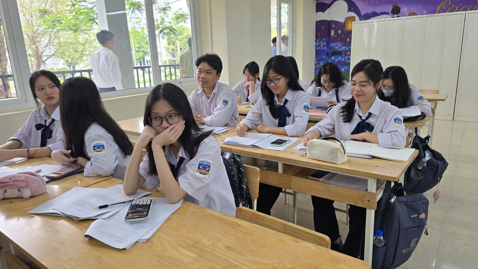Muốn học sinh không học thêm, phải làm tốt giờ học chính khóa - Ảnh 2.