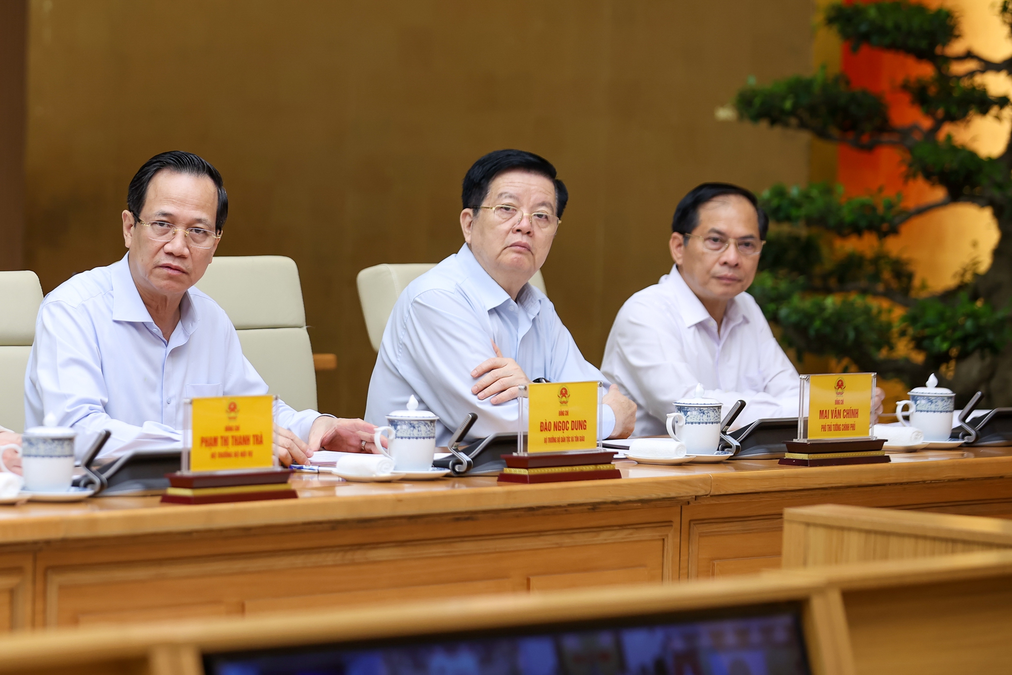 TỔNG THUẬT: Phiên họp các Ban Chỉ đạo về xóa nhà tạm, nhà dột nát; Các công trình, dự án quan trọng quốc gia, trọng điểm ngành GTVT; Thúc đẩy giải ngân vốn đầu tư công năm 2025- Ảnh 11. TỔNG THUẬT: Phiên họp các Ban Chỉ đạo về xóa nhà tạm, nhà dột nát; Các công trình, dự án quan trọng quốc gia, trọng điểm ngành GTVT; Thúc đẩy giải ngân vốn đầu tư công năm 2025- Ảnh 11.