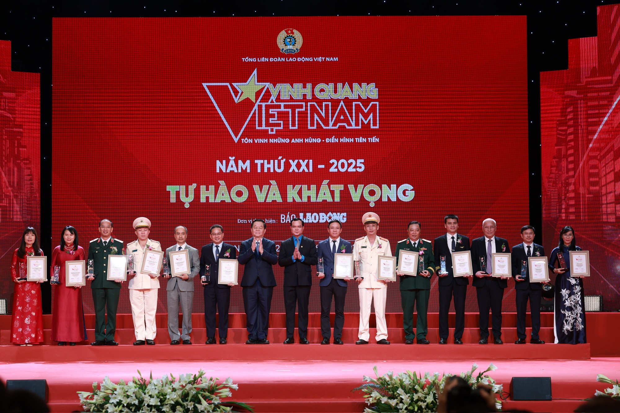 Mỗi người tốt, việc tốt là nguồn cảm hứng, tạo nên 'sức mạnh mềm' của dân tộc- Ảnh 2. Mỗi người tốt, việc tốt là nguồn cảm hứng, tạo nên 'sức mạnh mềm' của dân tộc- Ảnh 2.