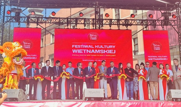 Tưng bừng khai mạc Tuần Văn hóa – Du lịch Việt Nam tại Ba Lan- Ảnh 1. Tưng bừng khai mạc Tuần Văn hóa – Du lịch Việt Nam tại Ba Lan- Ảnh 1.