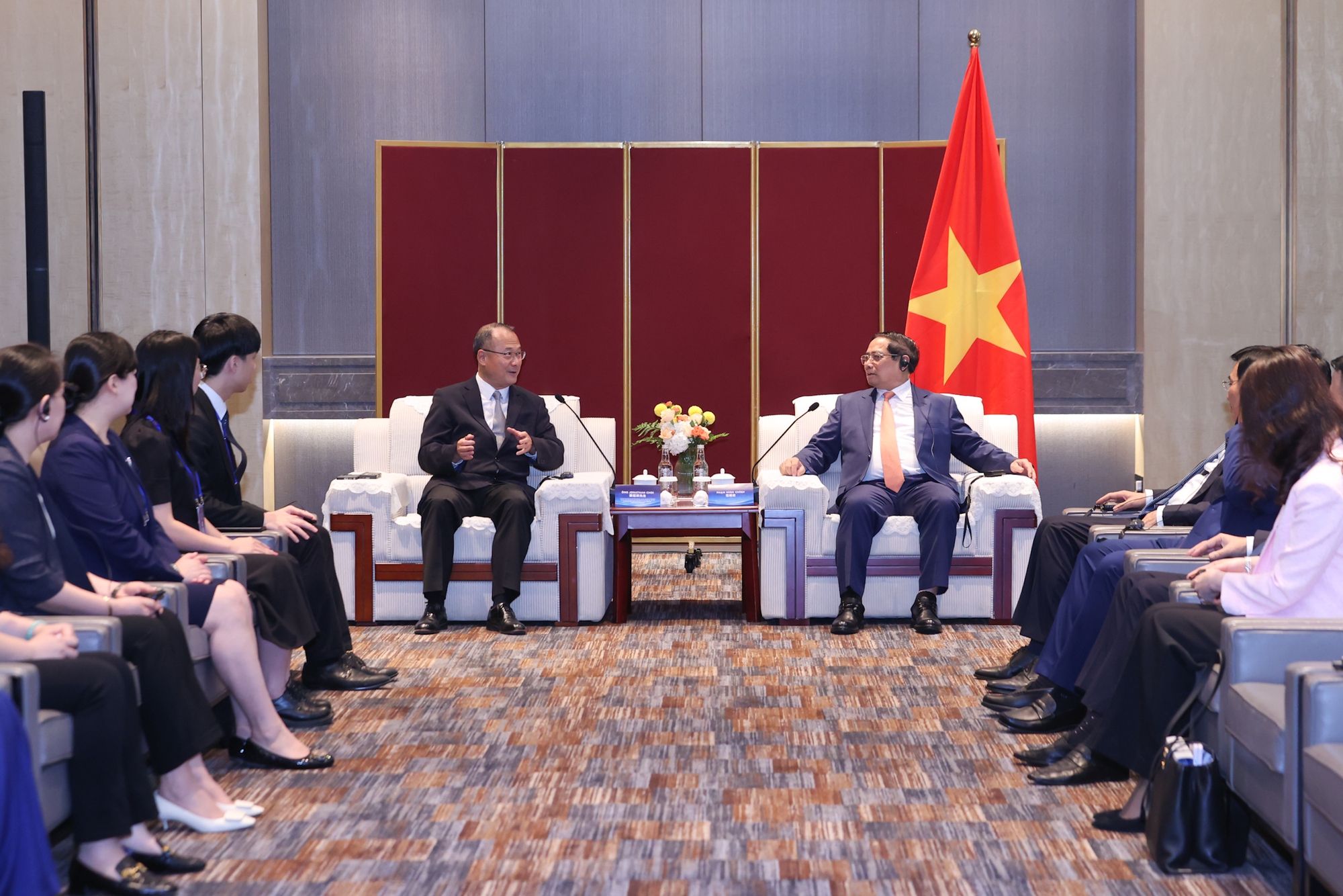 Thủ tướng tiếp lãnh đạo 3 tập đoàn hàng đầu Trung Quốc về đường sắt và hạ tầng giao thông- Ảnh 4. Thủ tướng tiếp lãnh đạo 3 tập đoàn hàng đầu Trung Quốc về đường sắt và hạ tầng giao thông- Ảnh 4.