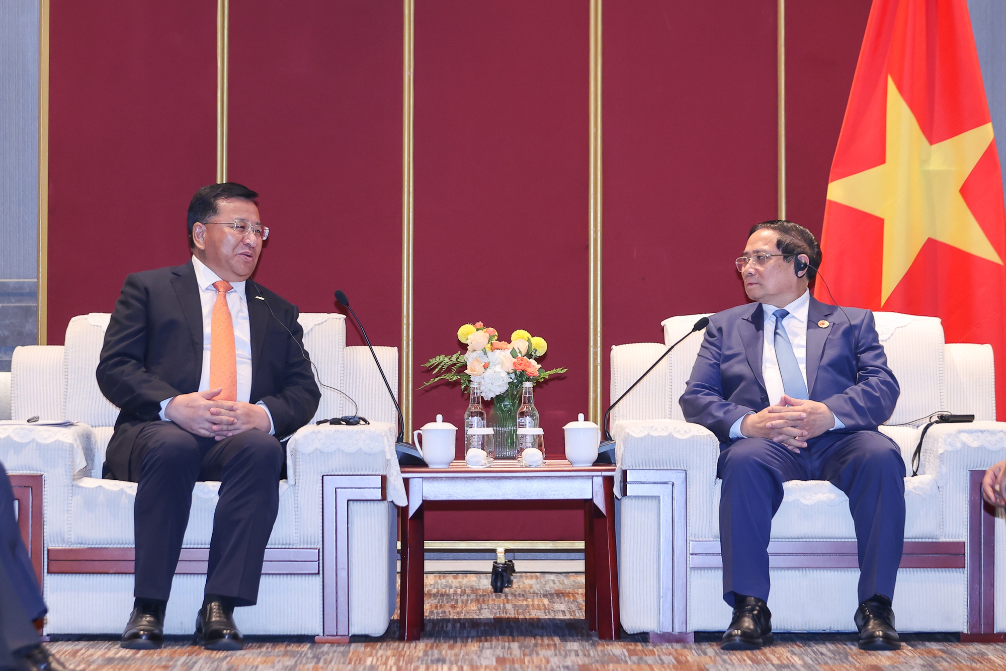 Thủ tướng tiếp lãnh đạo 3 tập đoàn hàng đầu Trung Quốc về đường sắt và hạ tầng giao thông- Ảnh 2. Thủ tướng tiếp lãnh đạo 3 tập đoàn hàng đầu Trung Quốc về đường sắt và hạ tầng giao thông- Ảnh 2.