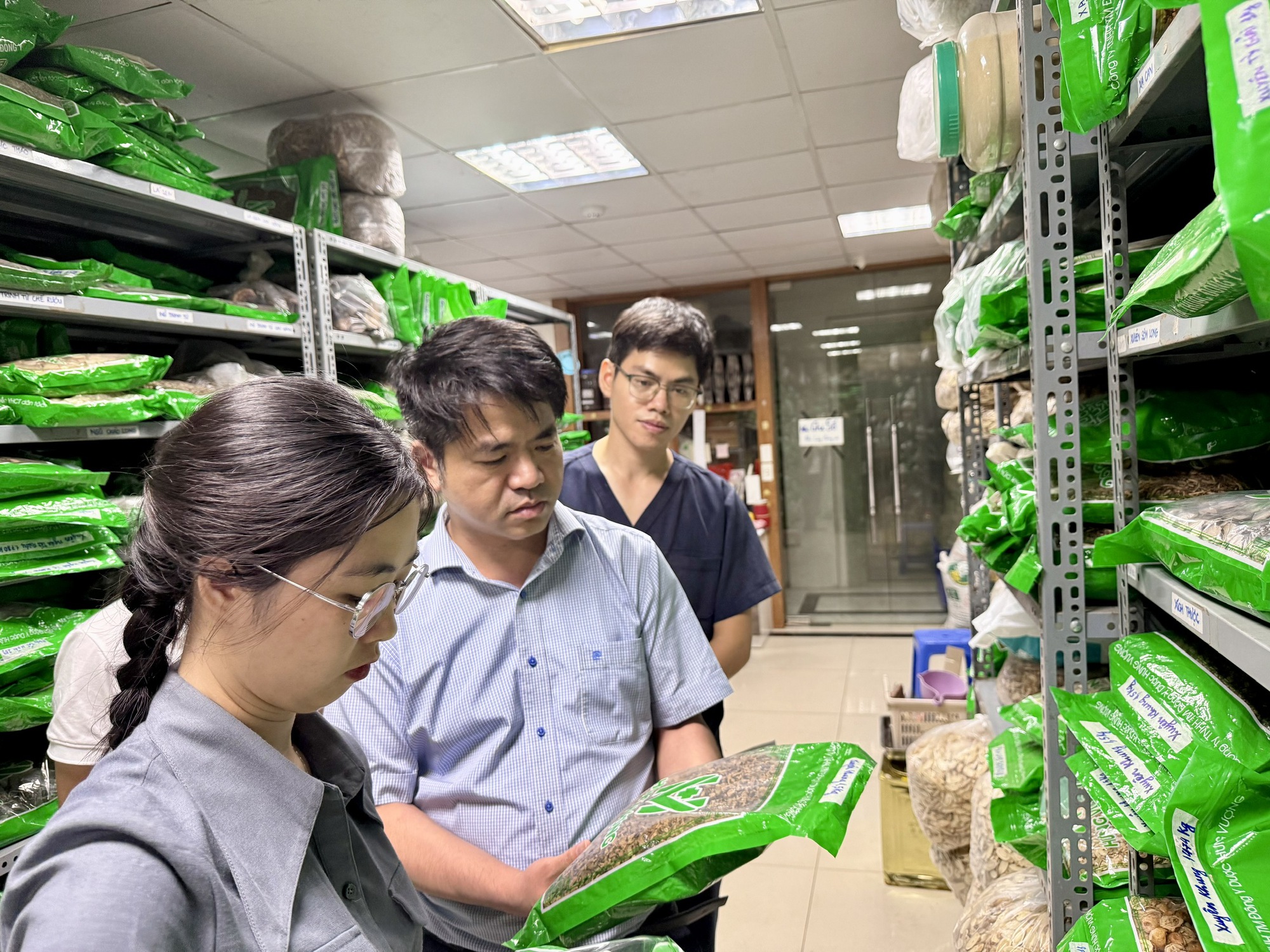 Hàng giả chủ yếu là nhóm thực phẩm chức năng, thuốc đông y và mỹ phẩm- Ảnh 2. Hàng giả chủ yếu là nhóm thực phẩm chức năng, thuốc đông y và mỹ phẩm- Ảnh 2.