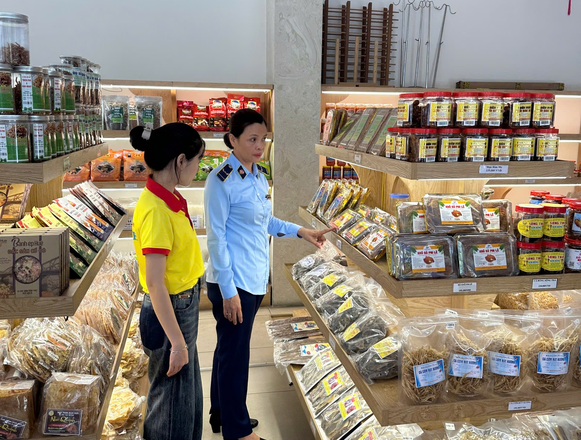 Đà Nẵng xử lý gần 100 vụ vi phạm trong đợt cao điểm chống hàng giả- Ảnh 1.