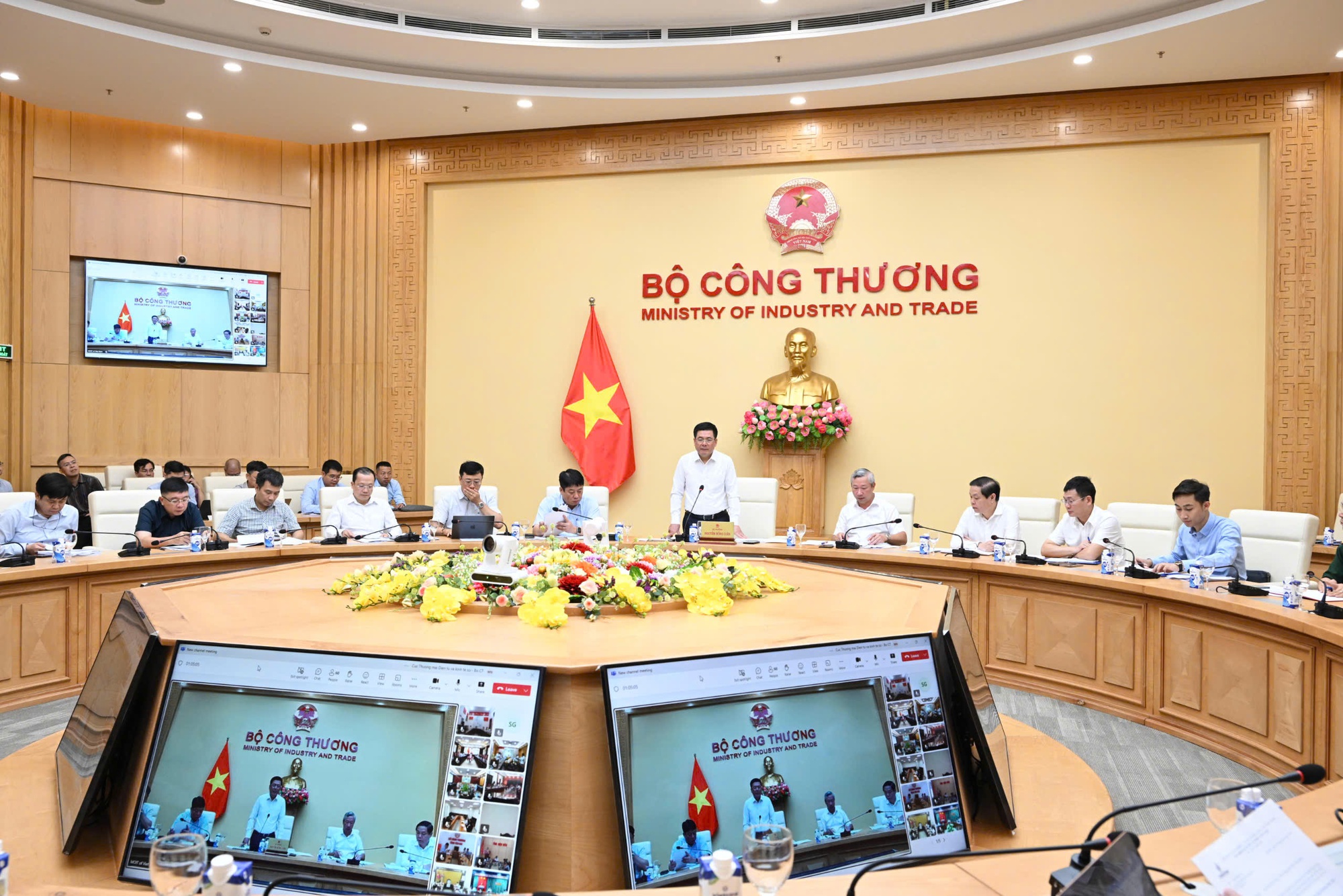 Sẵn sàng kịch bản ứng phó, bảo đảm cung ứng đủ điện cho nửa cuối năm 2025- Ảnh 1. Sẵn sàng kịch bản ứng phó, bảo đảm cung ứng đủ điện cho nửa cuối năm 2025- Ảnh 1.