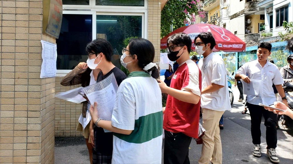 Kỳ thi tốt nghiệp THPT 2025: Hơn 1,1 triệu sĩ tử sẵn sàng, cả hệ thống cùng vào cuộc- Ảnh 3. Kỳ thi tốt nghiệp THPT 2025: Hơn 1,1 triệu sĩ tử sẵn sàng, cả hệ thống cùng vào cuộc- Ảnh 3.