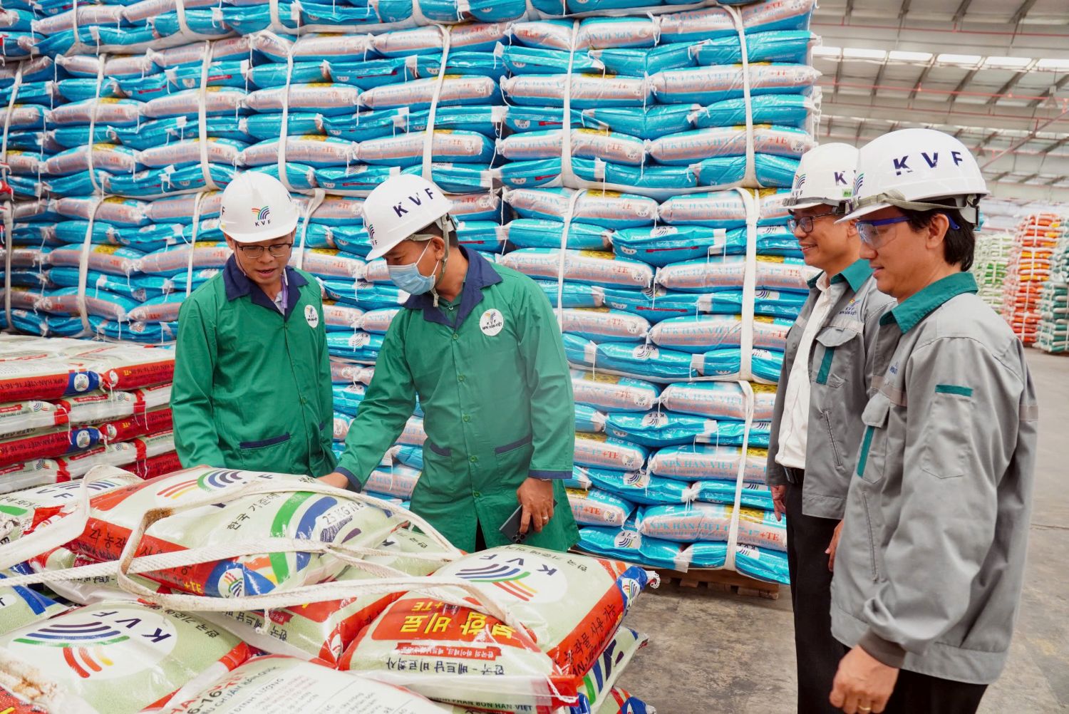 PVCFC cam kết không tăng giá, dù nguyên liệu nhập khẩu tăng- Ảnh 1. PVCFC cam kết không tăng giá, dù nguyên liệu nhập khẩu tăng- Ảnh 1.