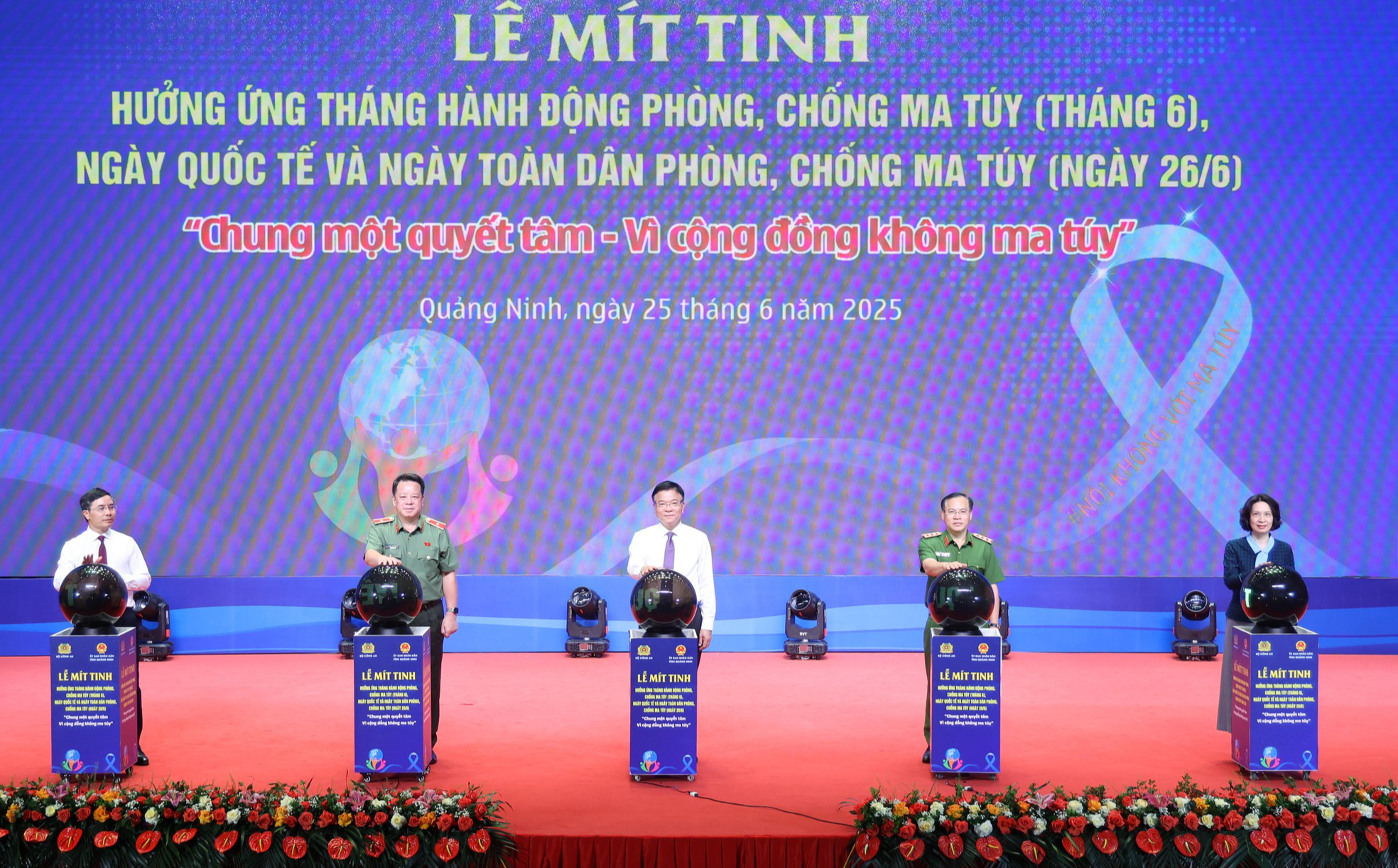 'Chung một quyết tâm', hiểm họa ma túy nhất định sẽ bị loại trừ- Ảnh 1. 'Chung một quyết tâm', hiểm họa ma túy nhất định sẽ bị loại trừ- Ảnh 1.