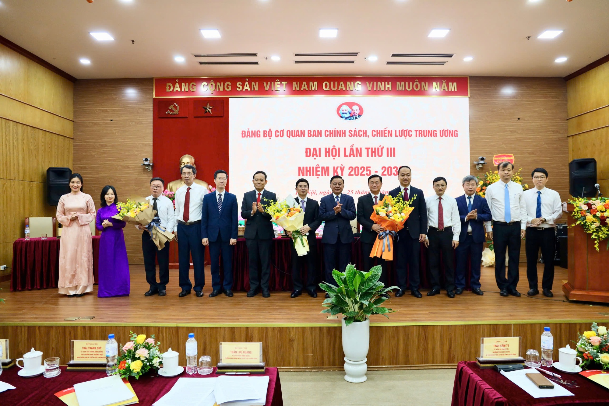 Đảng bộ Ban Chính sách, chiến lược Trung ương: Đổi mới mạnh mẽ, nâng tầm tham mưu - Ảnh 4. Đảng bộ Ban Chính sách, chiến lược Trung ương: Đổi mới mạnh mẽ, nâng tầm tham mưu - Ảnh 4.
