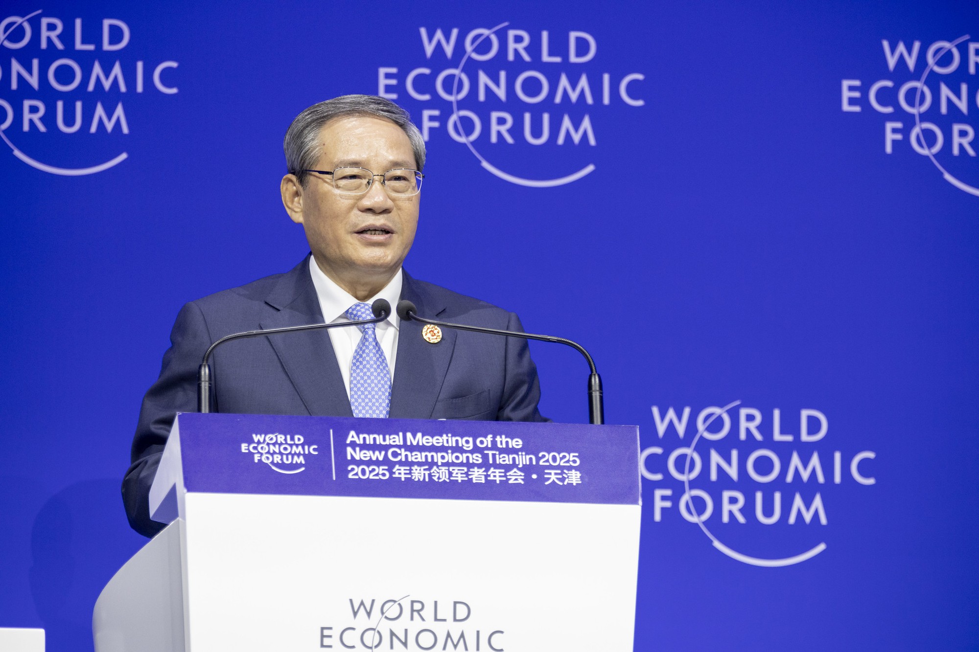 Thủ tướng Phạm Minh Chính dự Phiên khai mạc toàn thể WEF Thiên Tân 2025- Ảnh 2. Thủ tướng Phạm Minh Chính dự Phiên khai mạc toàn thể WEF Thiên Tân 2025- Ảnh 2.