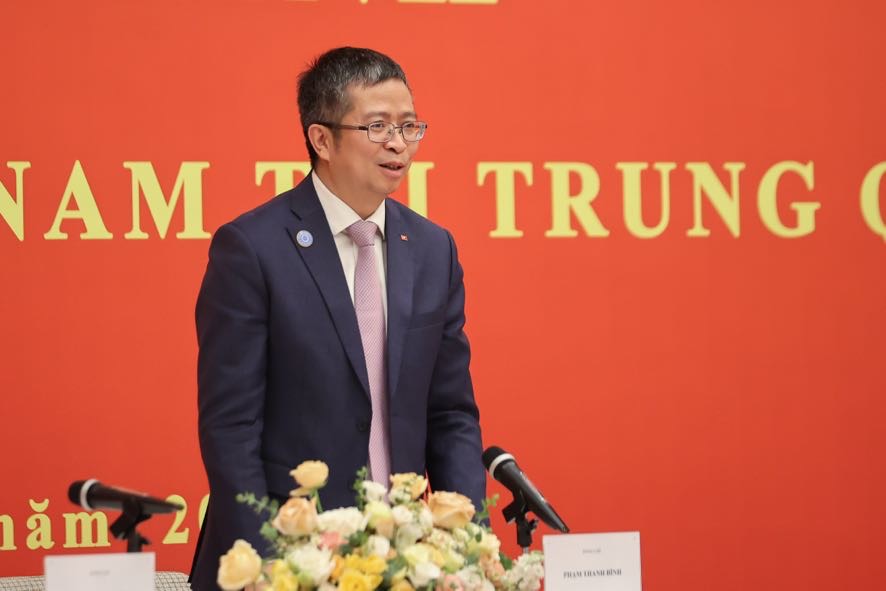 Thủ tướng gặp gỡ cộng đồng người Việt Nam tại Trung Quốc- Ảnh 3. Thủ tướng gặp gỡ cộng đồng người Việt Nam tại Trung Quốc- Ảnh 3.