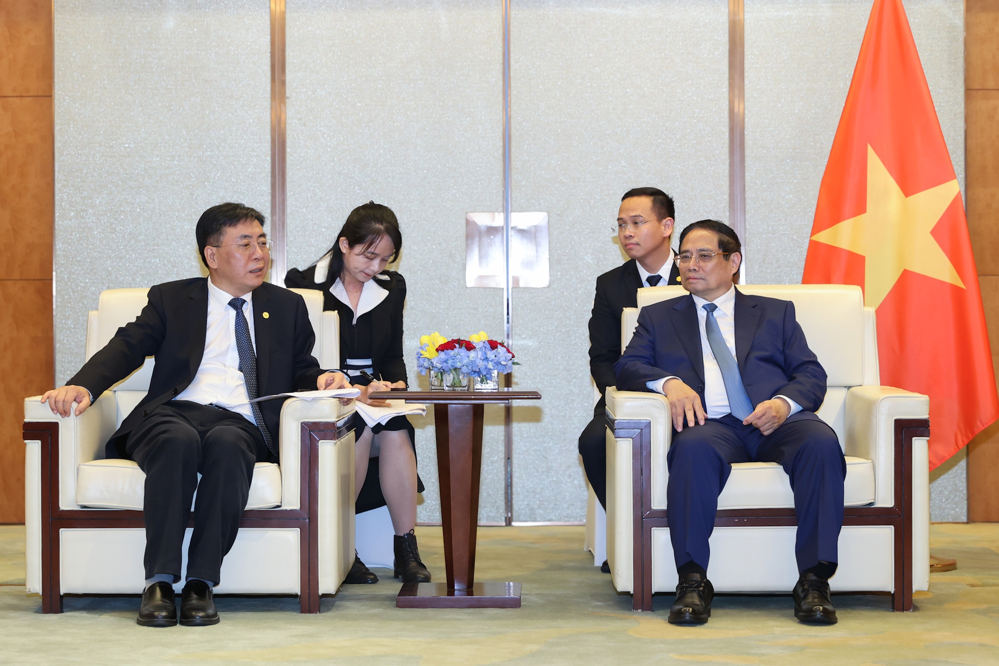 Thủ tướng hoan nghênh Tập đoàn Máy bay Trung Quốc hợp tác lâu dài, bền vững với Việt Nam- Ảnh 1. Thủ tướng hoan nghênh Tập đoàn Máy bay Trung Quốc hợp tác lâu dài, bền vững với Việt Nam- Ảnh 1.