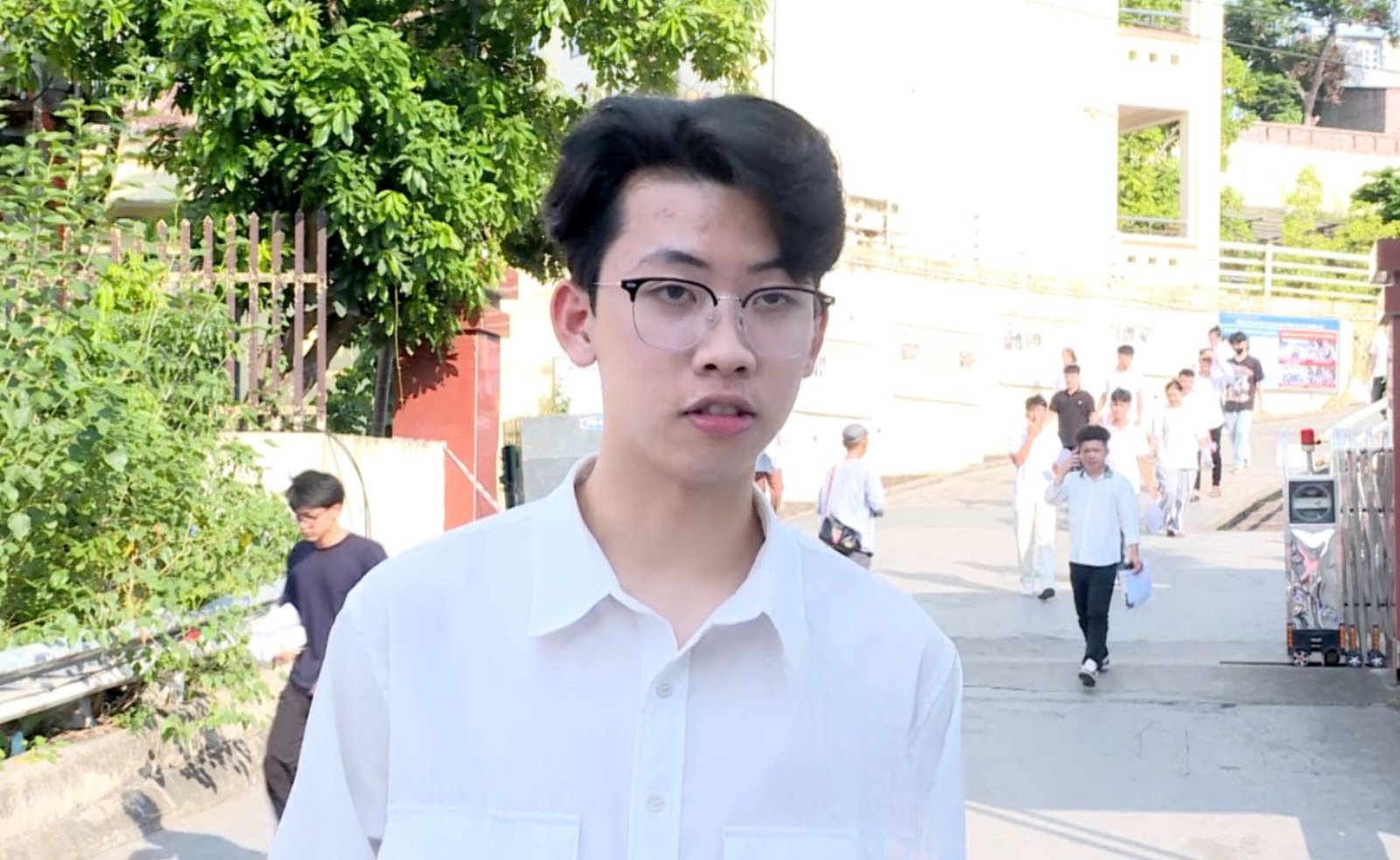 Đề Toán khó, nhiều học sinh chật vật: 'Không sát ôn luyện, dễ loạn công thức'- Ảnh 6.