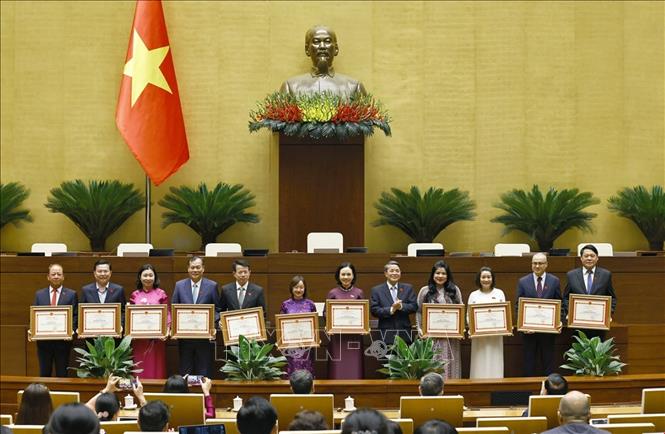 Tổng Bí thư Tô Lâm dự lễ trao Bằng khen của Ủy ban Thường vụ Quốc hội- Ảnh 2.