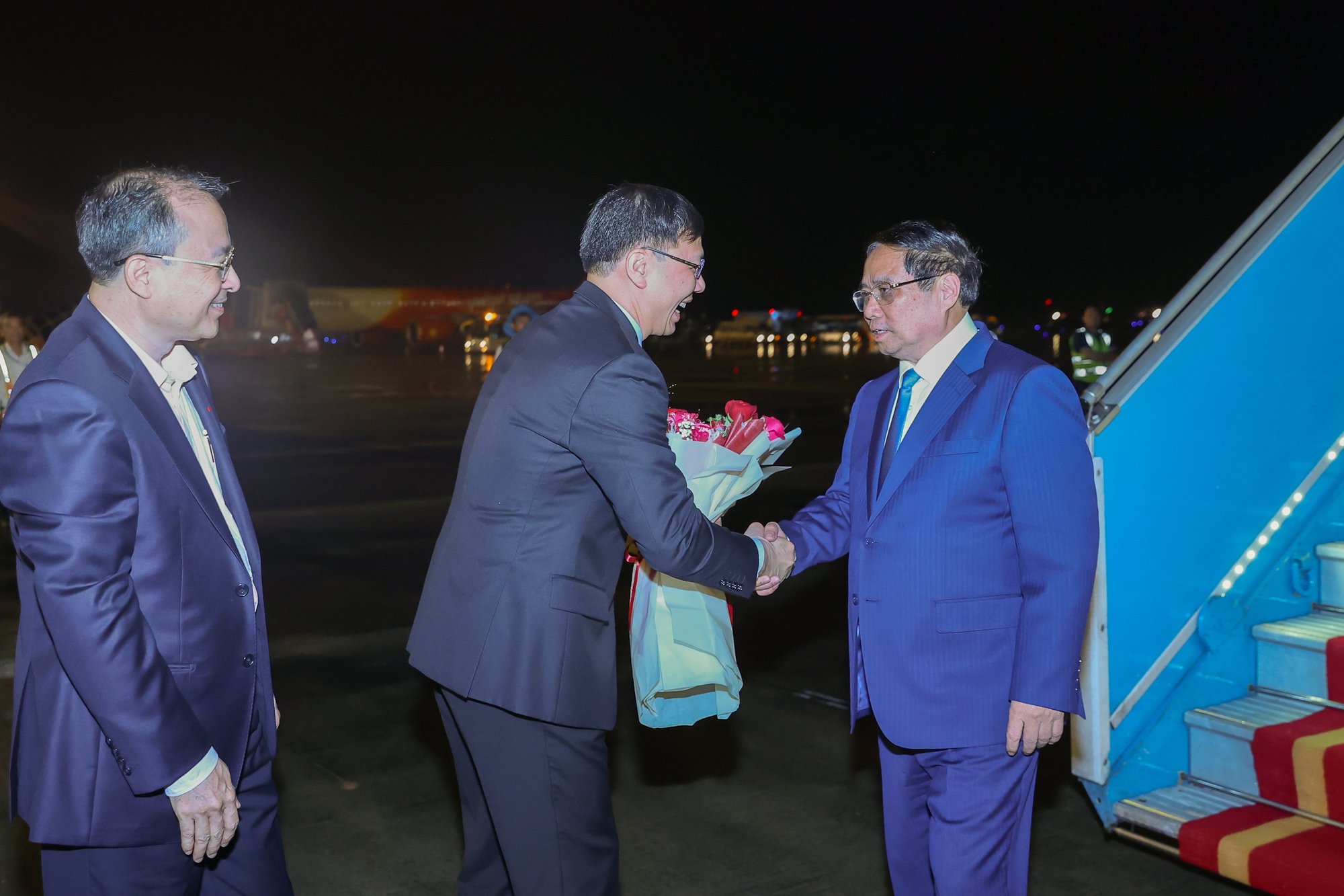 Thủ tướng Phạm Minh Chính về tới Hà Nội, kết thúc tốt đẹp chuyến công tác tại Trung Quốc- Ảnh 2. Thủ tướng Phạm Minh Chính về tới Hà Nội, kết thúc tốt đẹp chuyến công tác tại Trung Quốc- Ảnh 2.