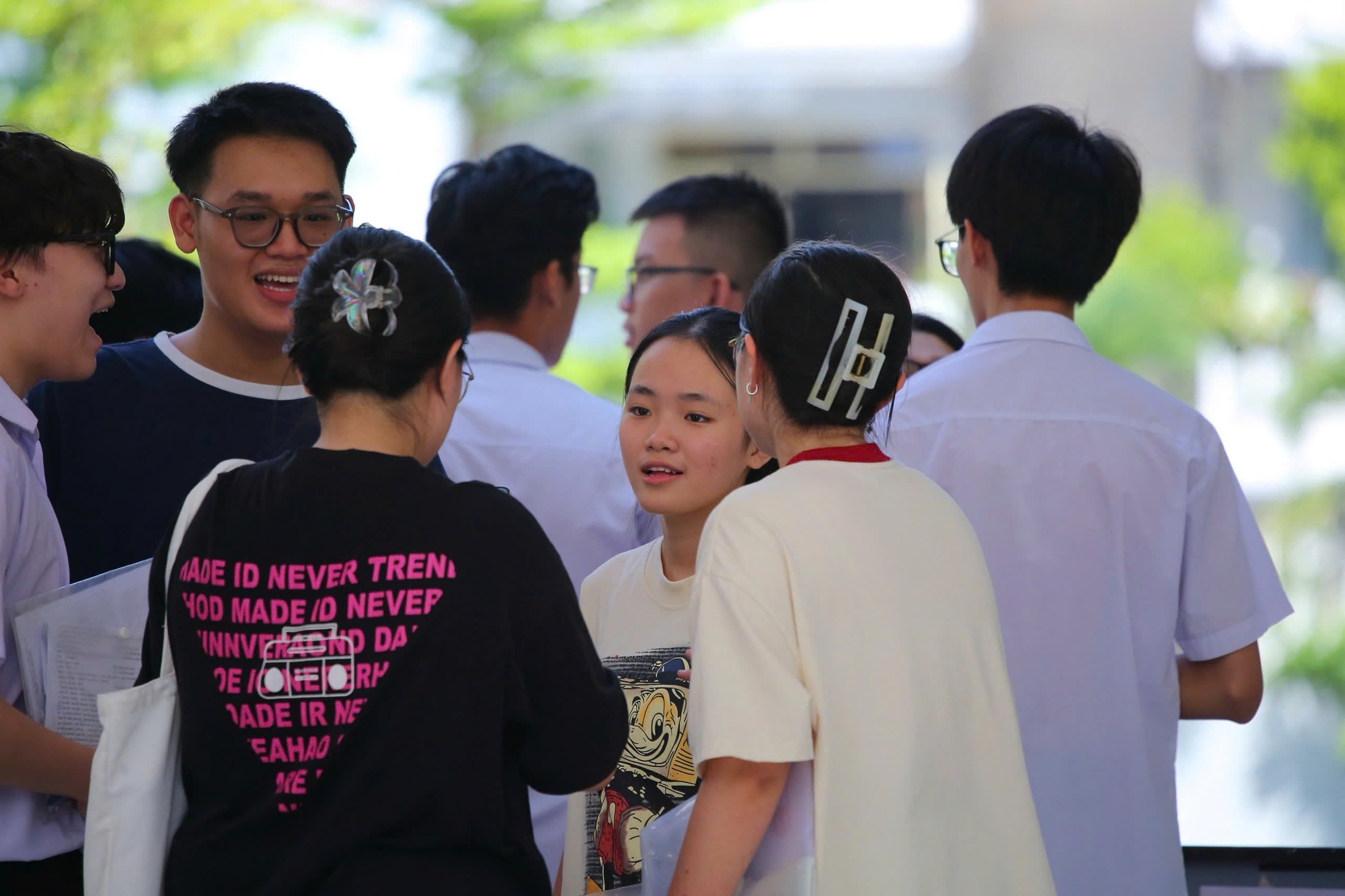 Đà Nẵng: Kỳ thi tốt nghiệp THPT diễn ra an toàn, nghiêm túc- Ảnh 2. Đà Nẵng: Kỳ thi tốt nghiệp THPT diễn ra an toàn, nghiêm túc- Ảnh 2.