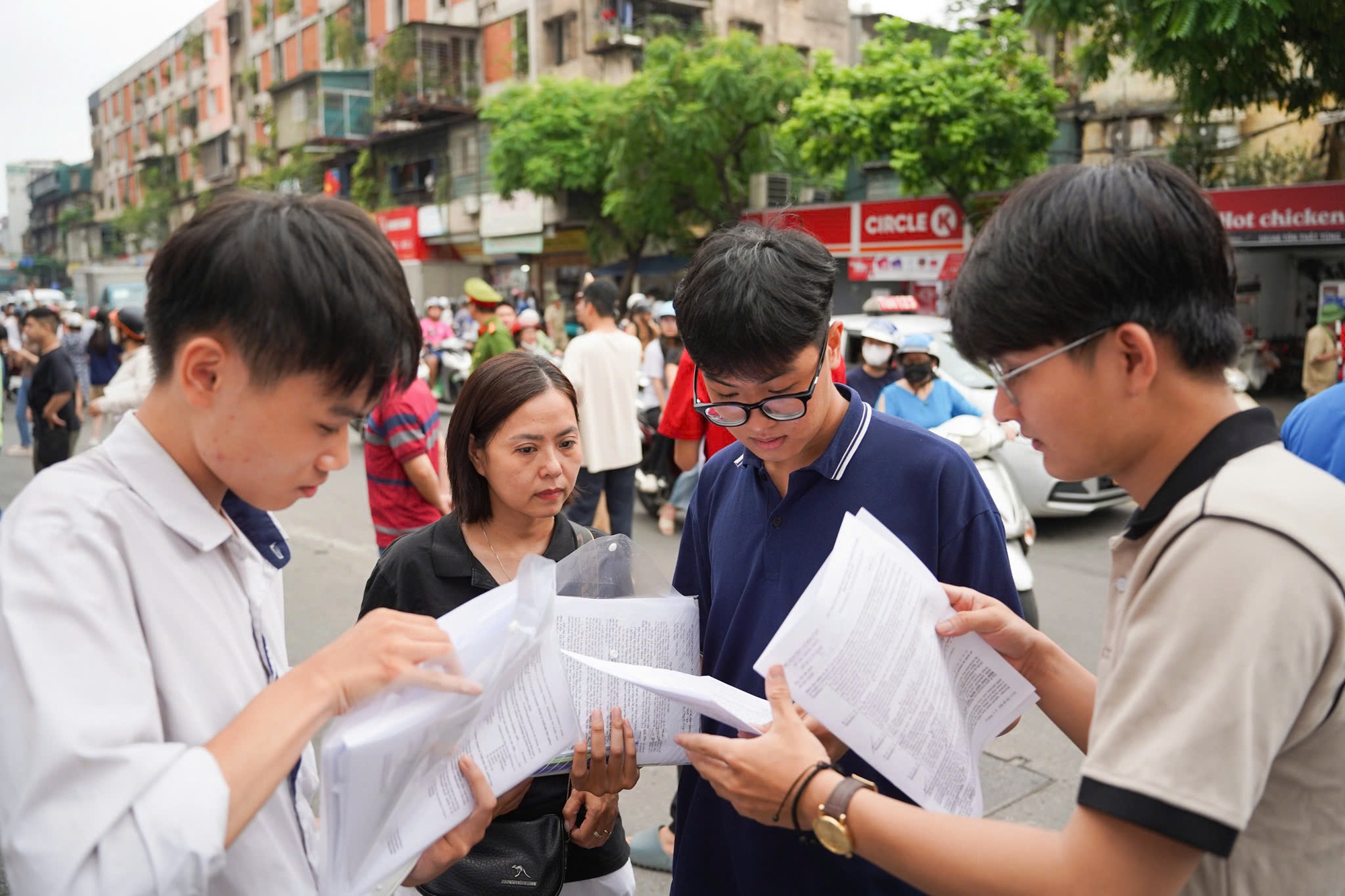 TOÀN VĂN hướng dẫn của Bộ GD&ĐT về đối sánh phổ điểm trước khi xác định điểm chuẩn- Ảnh 1. TOÀN VĂN hướng dẫn của Bộ GD&ĐT về đối sánh phổ điểm trước khi xác định điểm chuẩn- Ảnh 1.