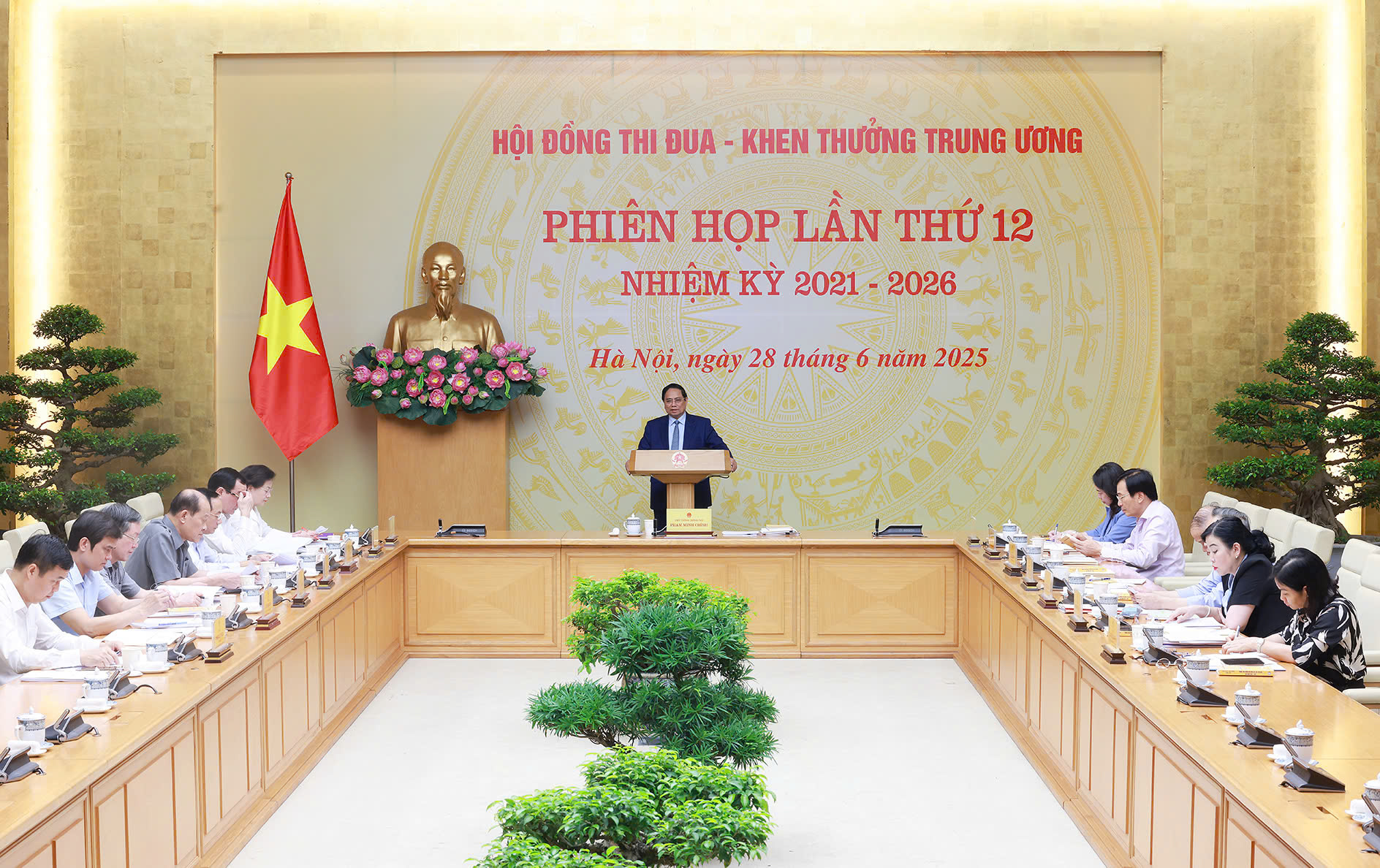 Thủ tướng: Phát động phong trào toàn dân thi đua làm giàu và đóng góp xây dựng đất nước- Ảnh 4. Thủ tướng: Phát động phong trào toàn dân thi đua làm giàu và đóng góp xây dựng đất nước- Ảnh 4.