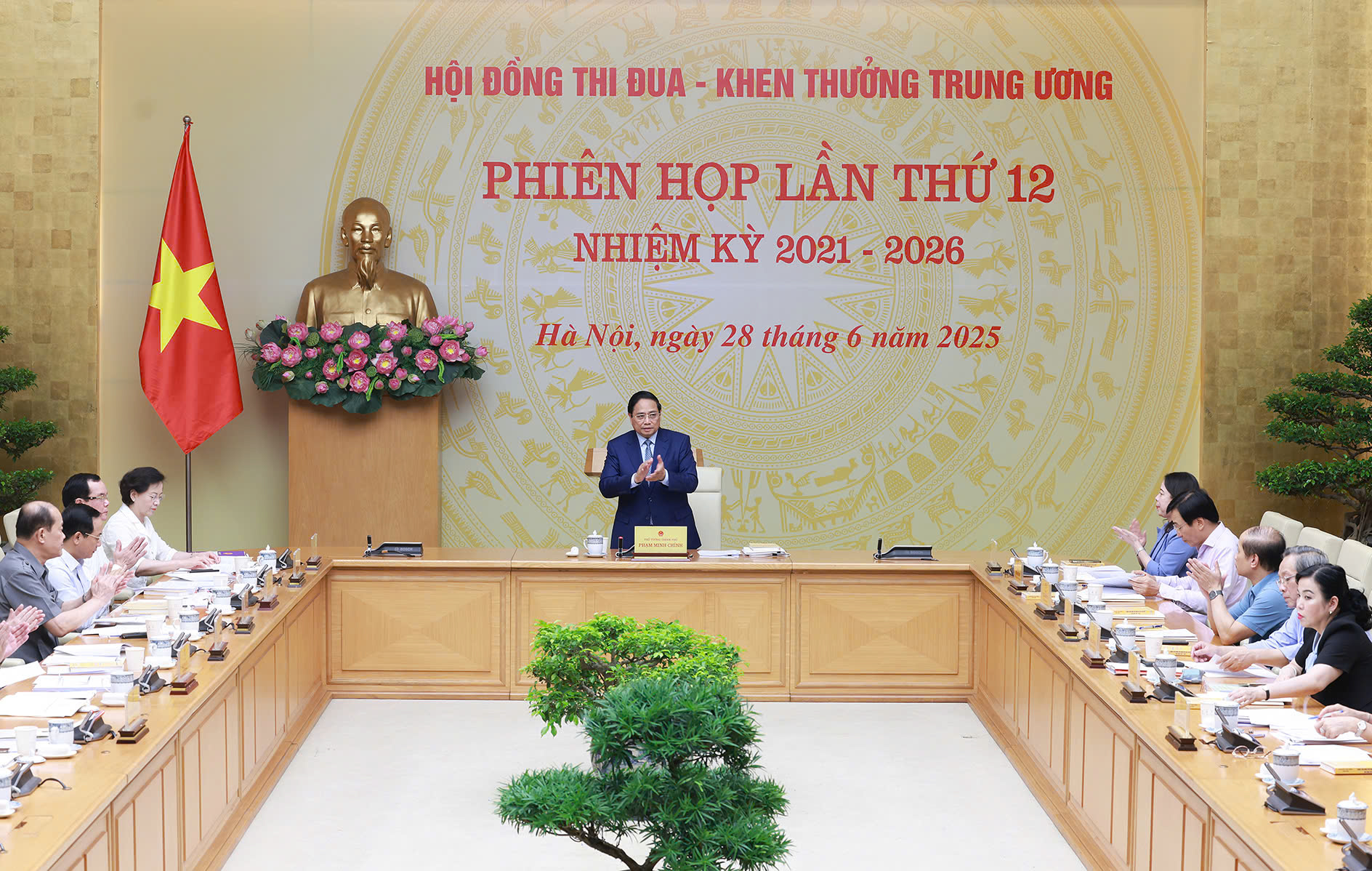 Thủ tướng: Phát động phong trào toàn dân thi đua làm giàu và đóng góp xây dựng đất nước- Ảnh 1. Thủ tướng: Phát động phong trào toàn dân thi đua làm giàu và đóng góp xây dựng đất nước- Ảnh 1.