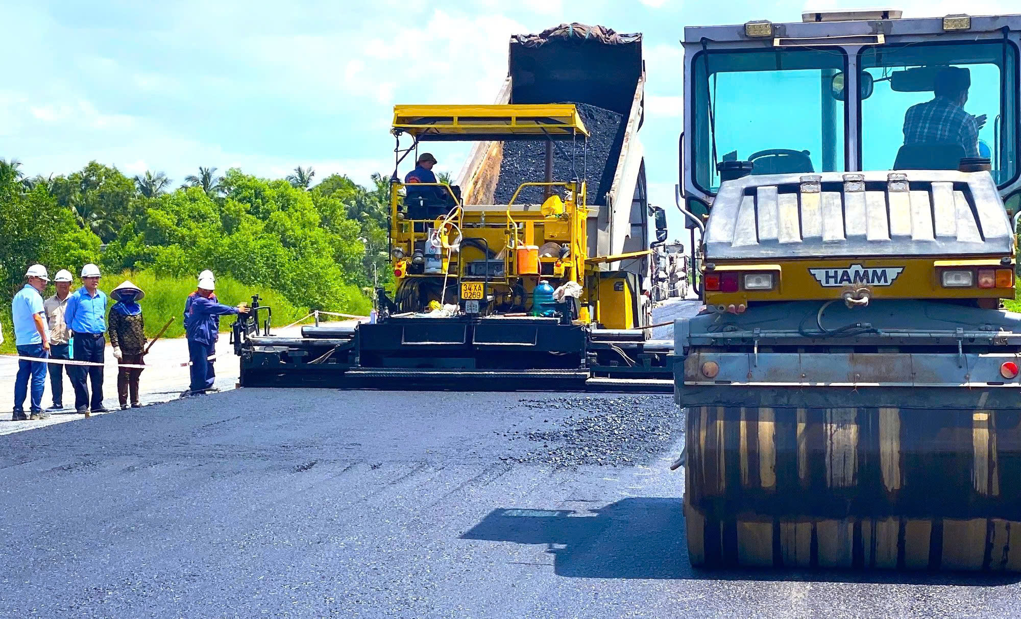 Nhiều địa phương chậm giải ngân vốn bảo trì đường bộ- Ảnh 1. Nhiều địa phương chậm giải ngân vốn bảo trì đường bộ- Ảnh 1.