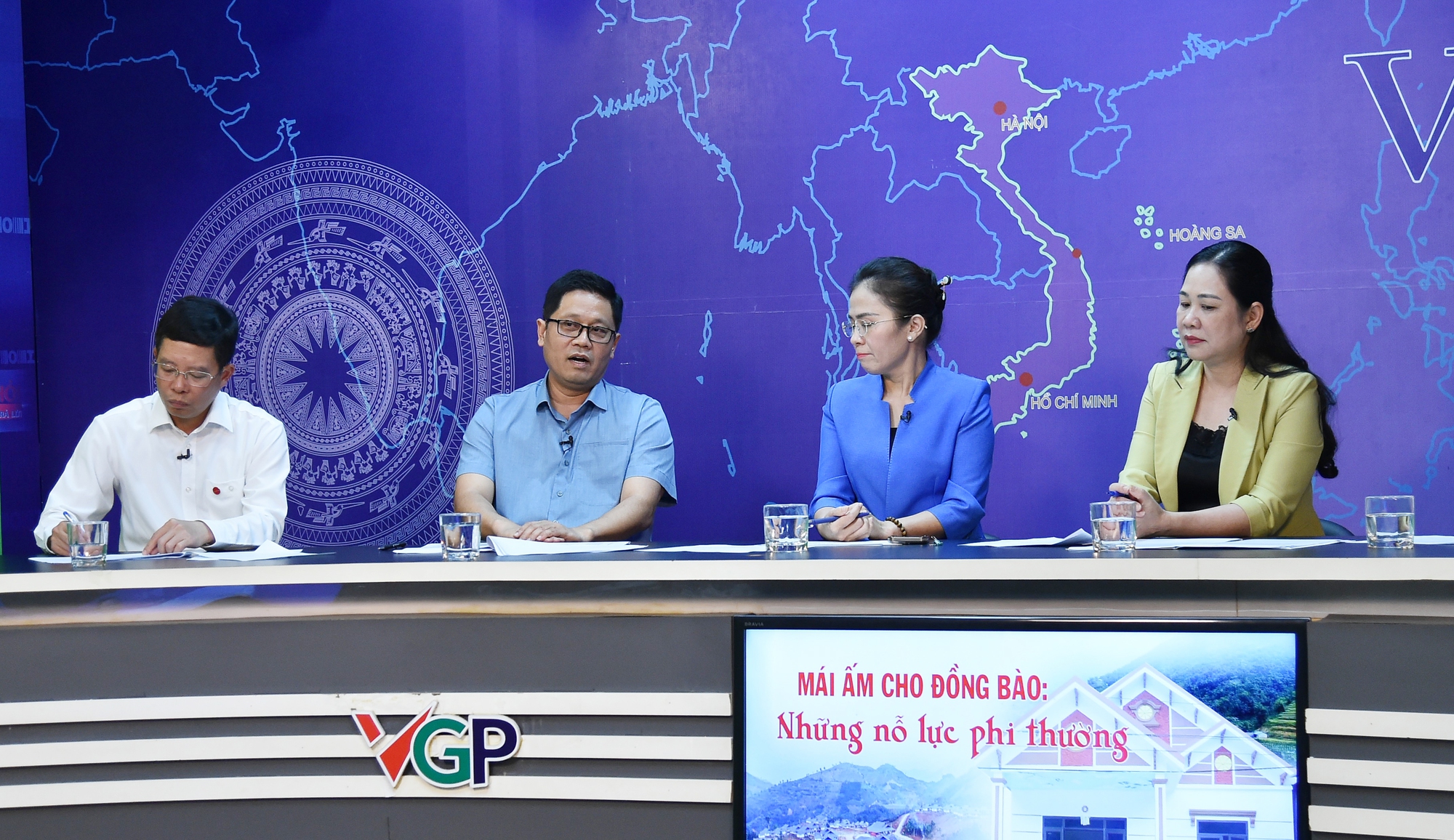 TỔNG THUẬT Tọa đàm: 'Mái ấm cho đồng bào: Những nỗ lực phi thường'- Ảnh 10. TỔNG THUẬT Tọa đàm: 'Mái ấm cho đồng bào: Những nỗ lực phi thường'- Ảnh 10.