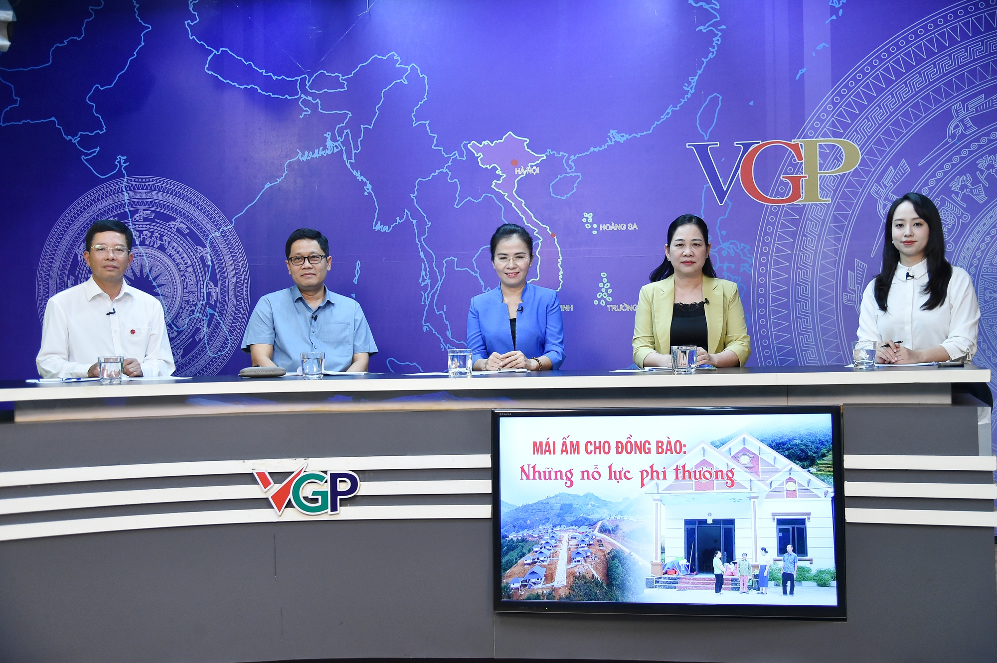 TỔNG THUẬT Tọa đàm: 'Mái ấm cho đồng bào: Những nỗ lực phi thường'- Ảnh 1. TỔNG THUẬT Tọa đàm: 'Mái ấm cho đồng bào: Những nỗ lực phi thường'- Ảnh 1.