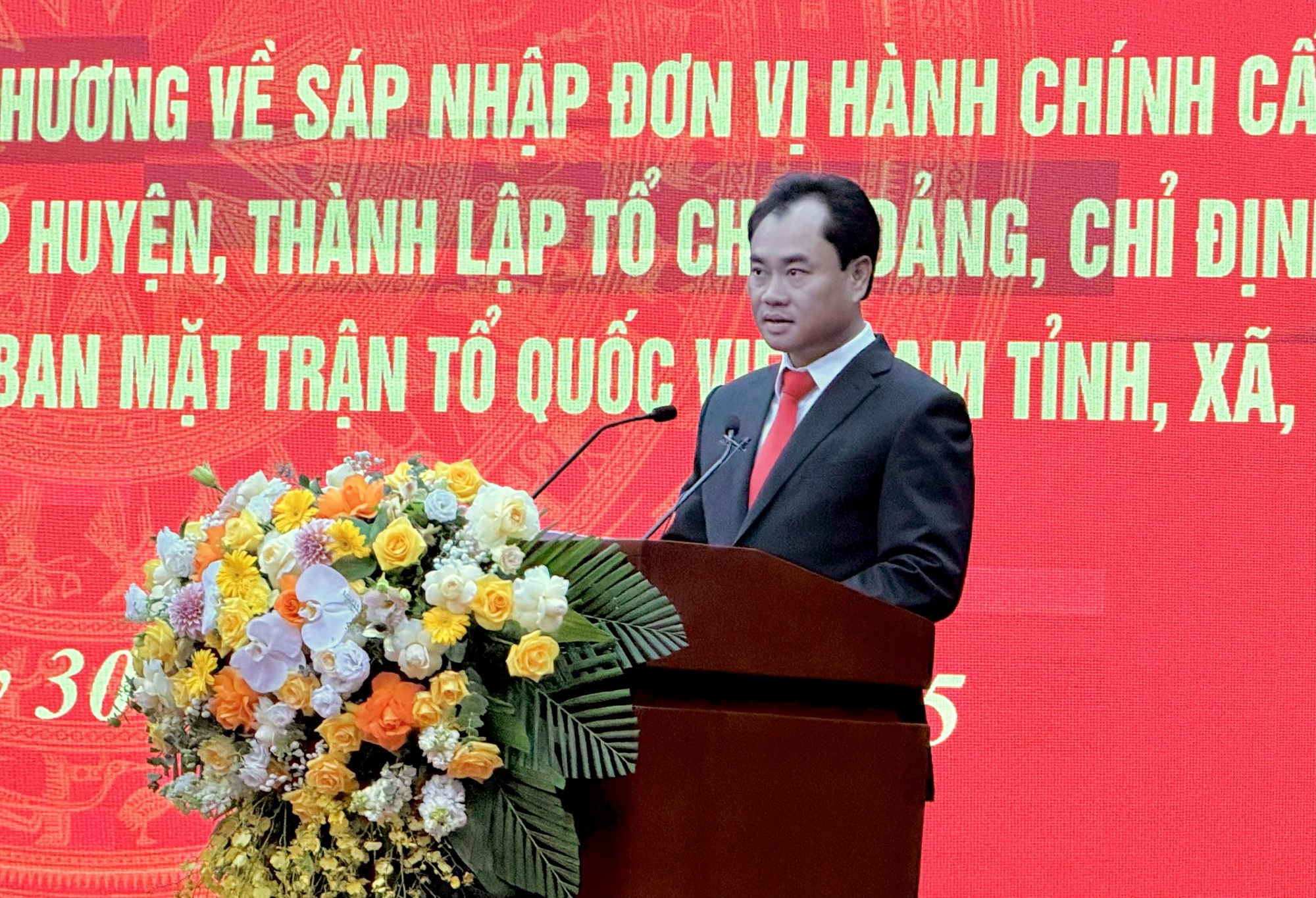 Phó Thủ tướng Nguyễn Chí Dũng: Ngay từ 1/7, Thái Nguyên thực hiện thông suốt tất cả công việc theo thẩm quyền 2 cấp- Ảnh 8. Phó Thủ tướng Nguyễn Chí Dũng: Ngay từ 1/7, Thái Nguyên thực hiện thông suốt tất cả công việc theo thẩm quyền 2 cấp- Ảnh 8.