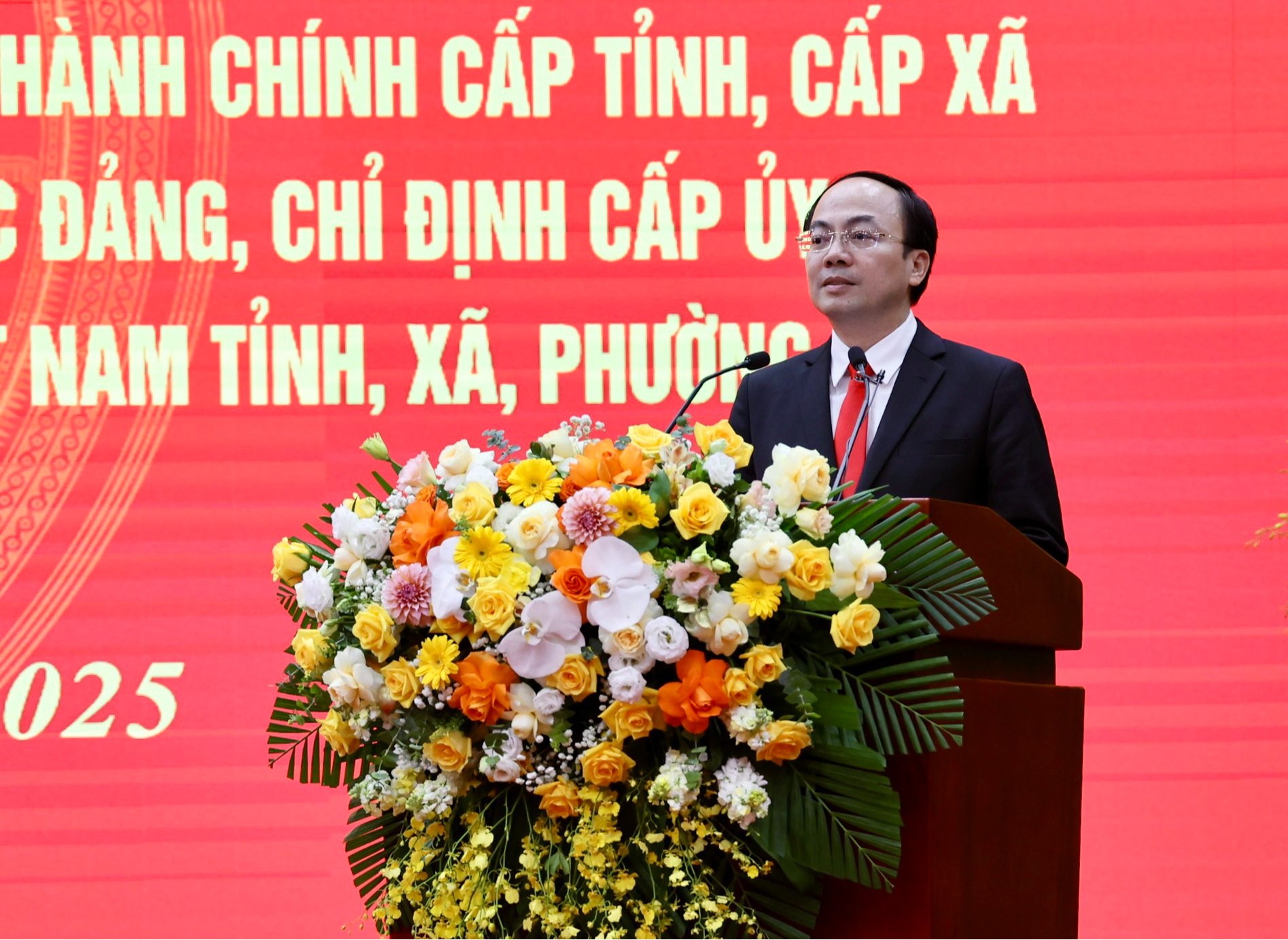 Phó Thủ tướng Nguyễn Chí Dũng: Ngay từ 1/7, Thái Nguyên thực hiện thông suốt tất cả công việc theo thẩm quyền 2 cấp- Ảnh 7. Phó Thủ tướng Nguyễn Chí Dũng: Ngay từ 1/7, Thái Nguyên thực hiện thông suốt tất cả công việc theo thẩm quyền 2 cấp- Ảnh 7.